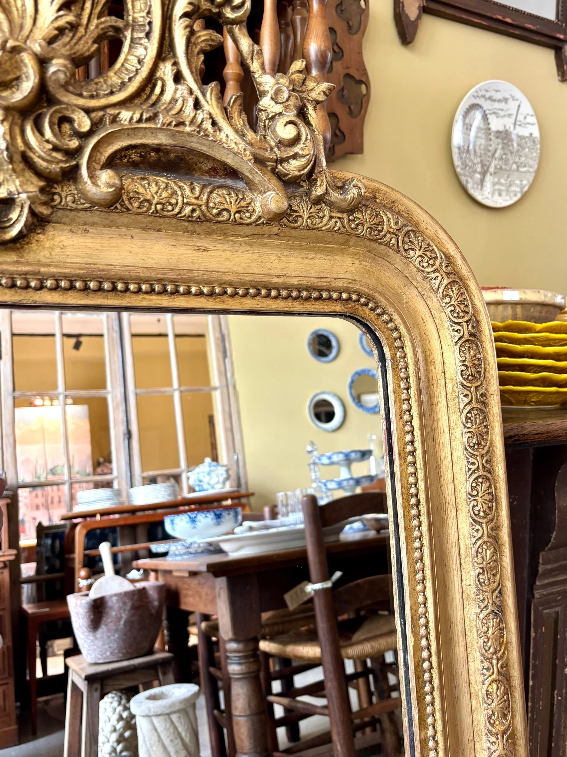 miroir-trumeau-dore-sculpte-moulure-classique-decoration-vintage-axs-design-paris-france