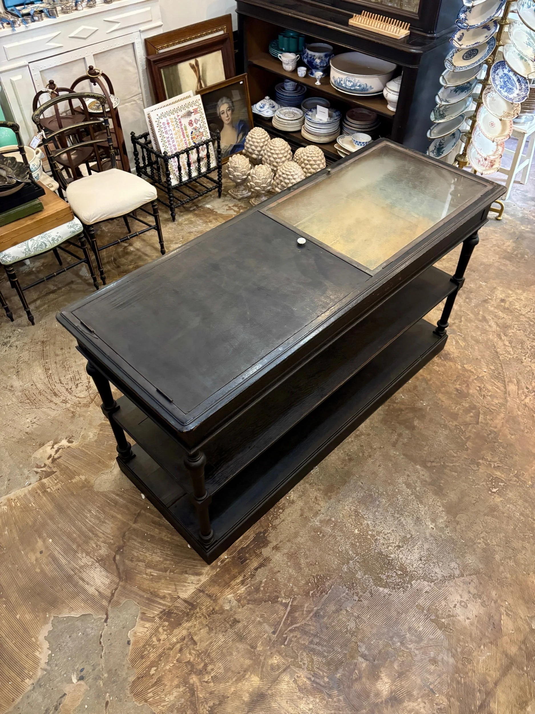 comptoir-meuble-metier-vitre-style-napoleon-iii-bois-noir-meuble-rangement-vintage-axs-design-paris-france