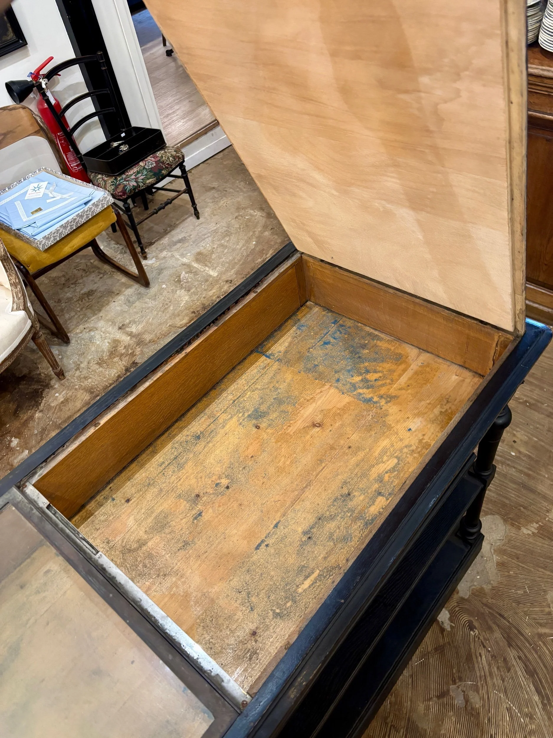 comptoir-meuble-metier-vitre-style-napoleon-iii-bois-noir-meuble-rangement-vintage-axs-design-paris-france