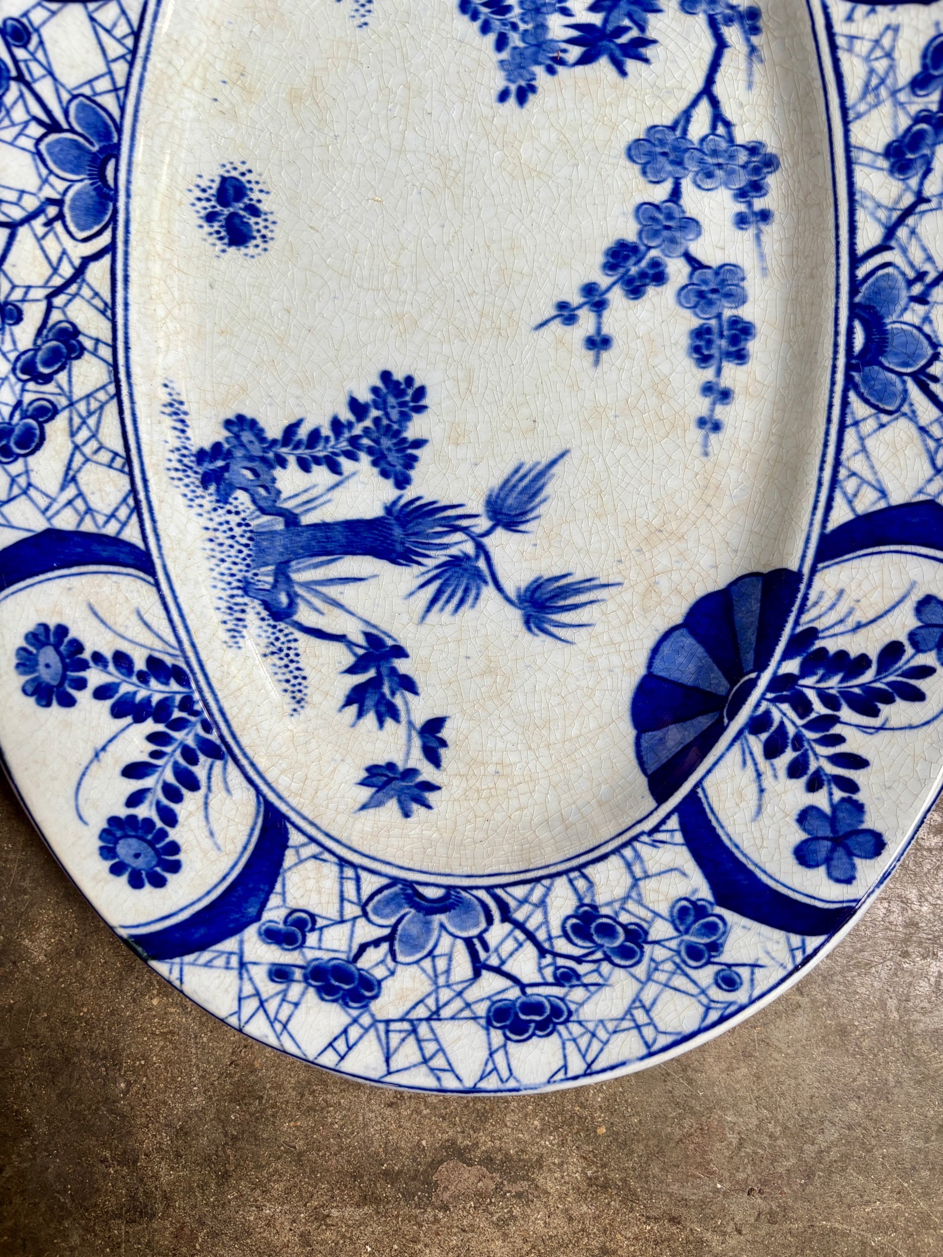 moyen-plat-ovale-creil-montereau-japon-monet-bleu-vaisselle-vintage-axs-design-paris-france