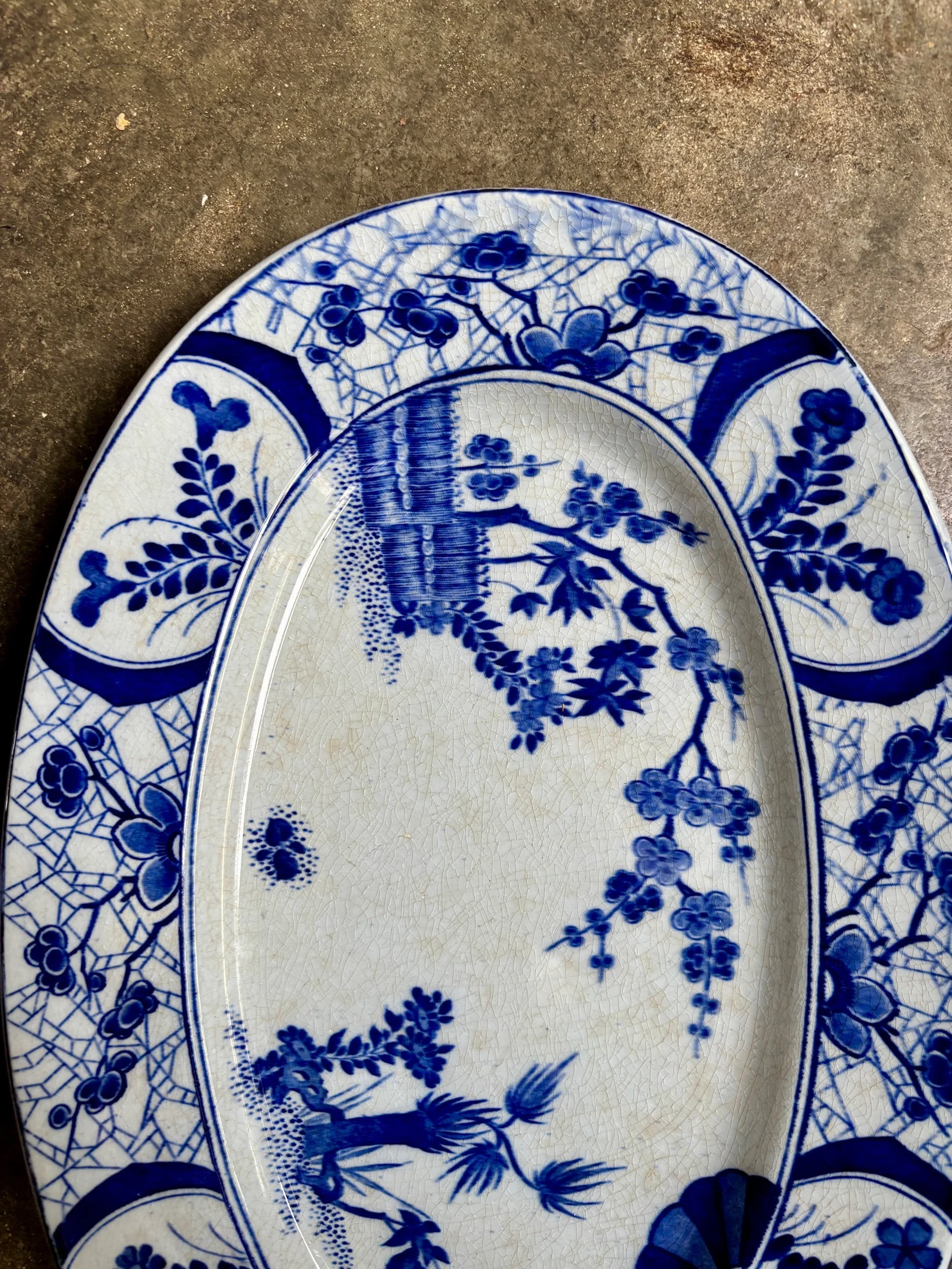 moyen-plat-ovale-creil-montereau-japon-monet-bleu-vaisselle-vintage-axs-design-paris-france
