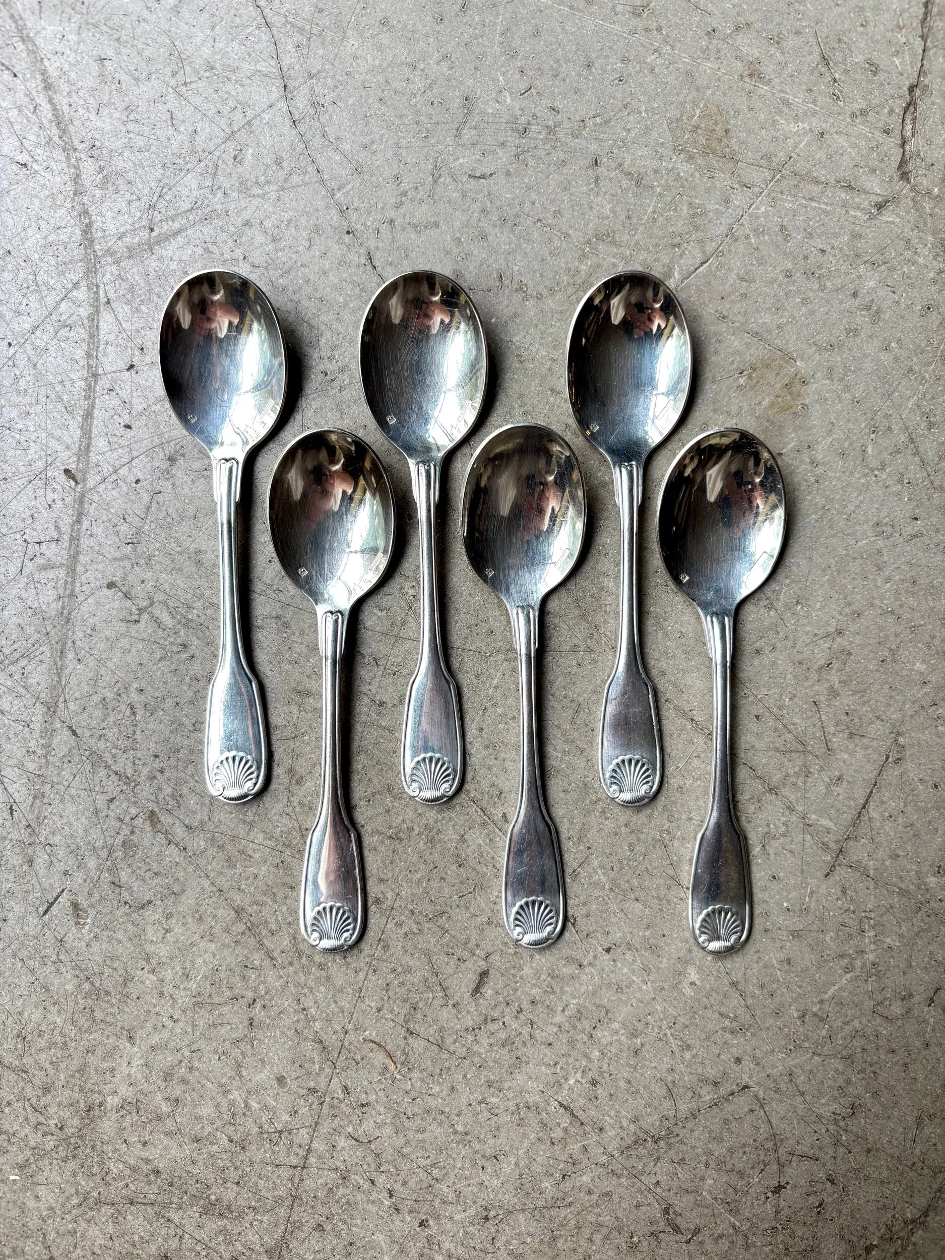 petites-cuillères-glace-christofle-coquille-metal-argent-couvert-vintage-axs-design-paris-france