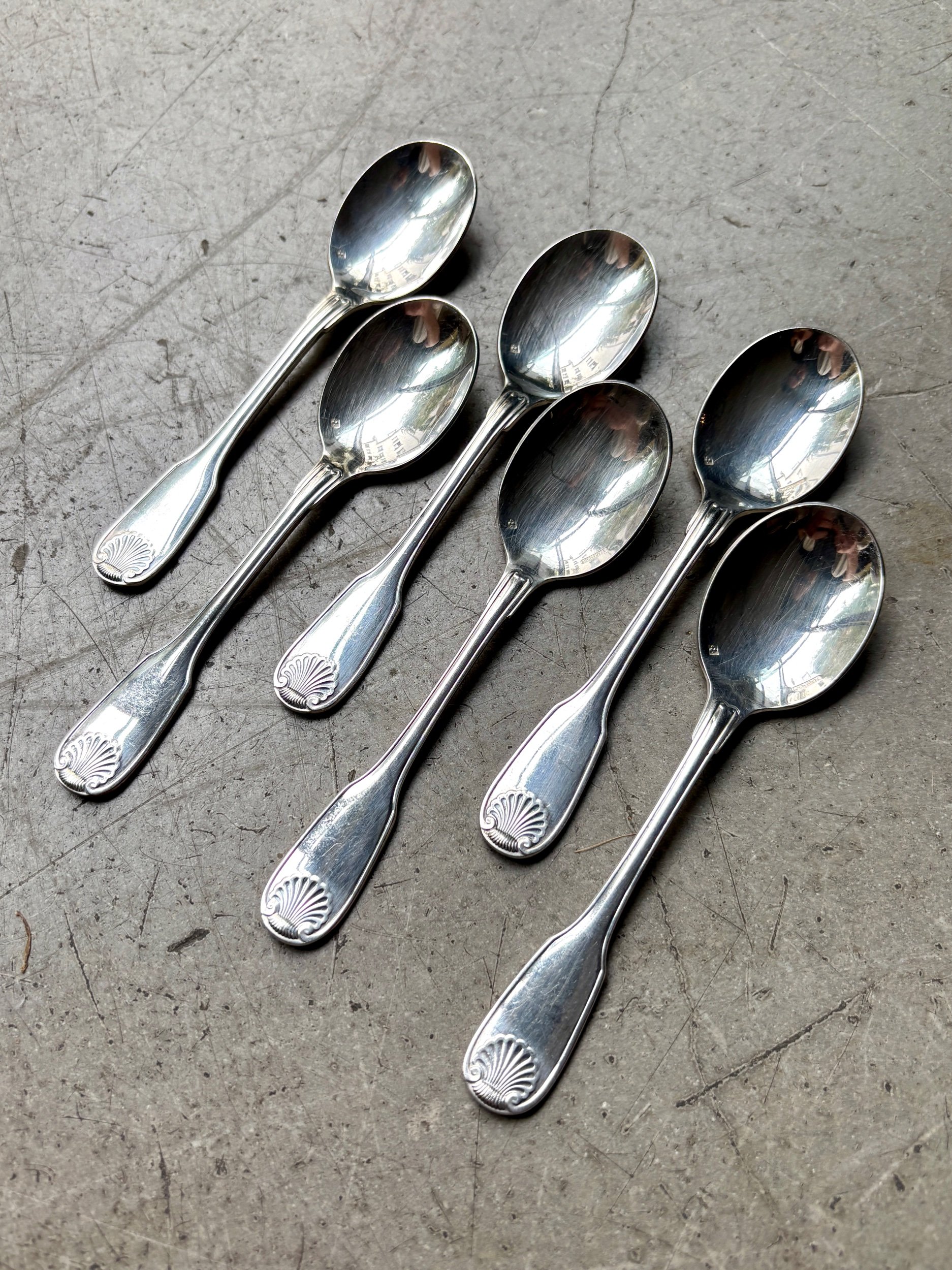 petites-cuillères-glace-christofle-coquille-metal-argent-couvert-vintage-axs-design-paris-france