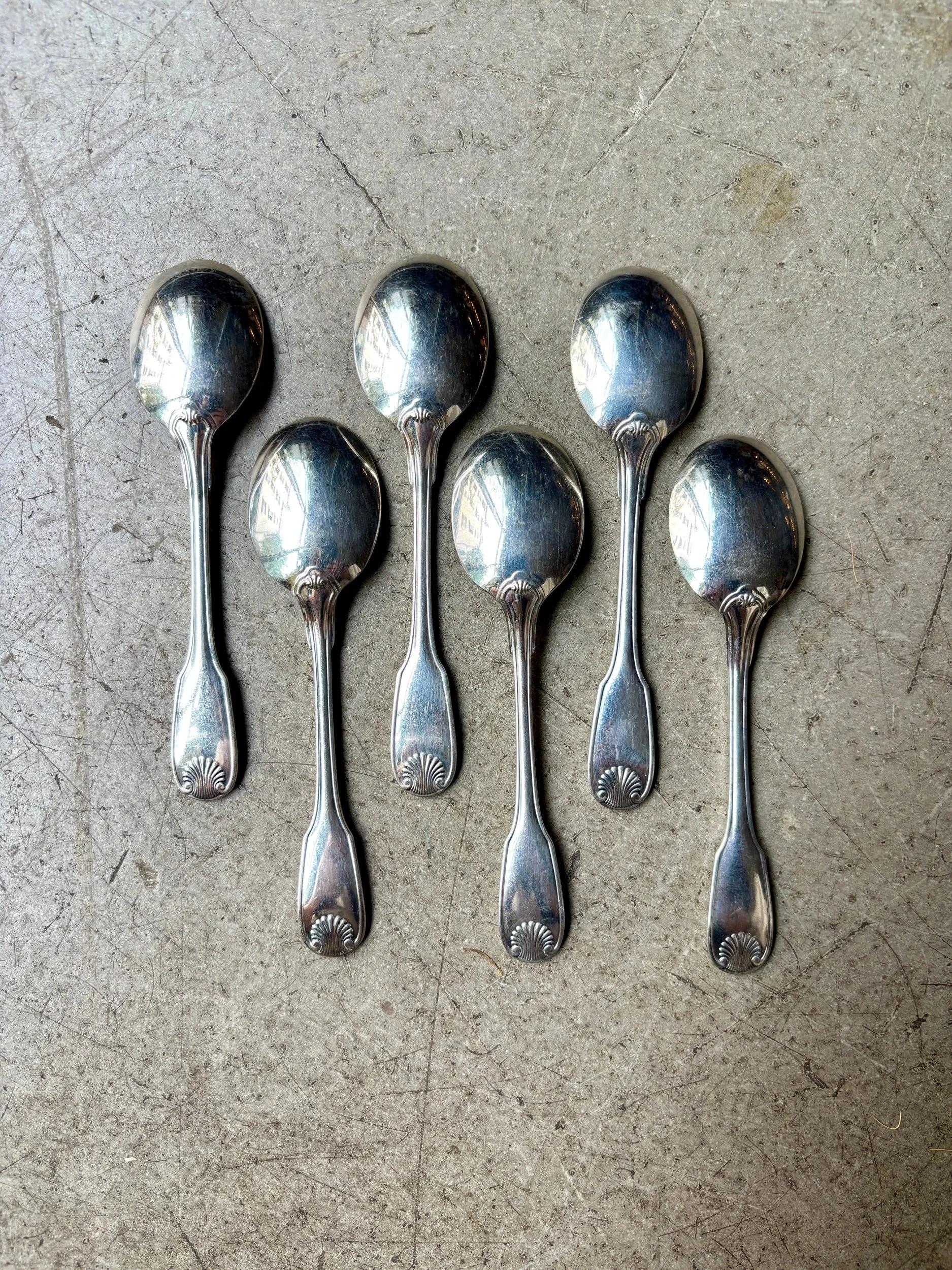 petites-cuillères-glace-christofle-coquille-metal-argent-couvert-vintage-axs-design-paris-france