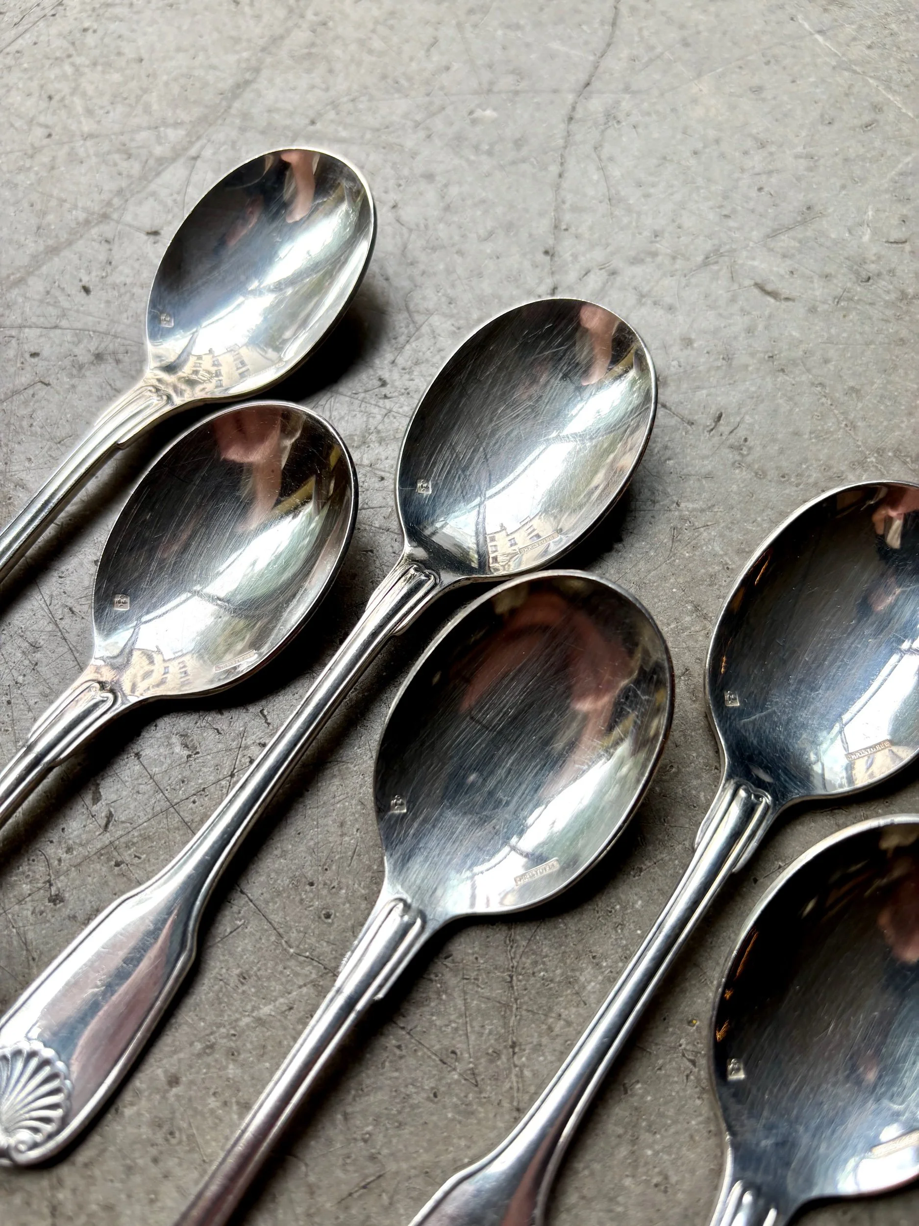 petites-cuillères-glace-christofle-coquille-metal-argent-couvert-vintage-axs-design-paris-france