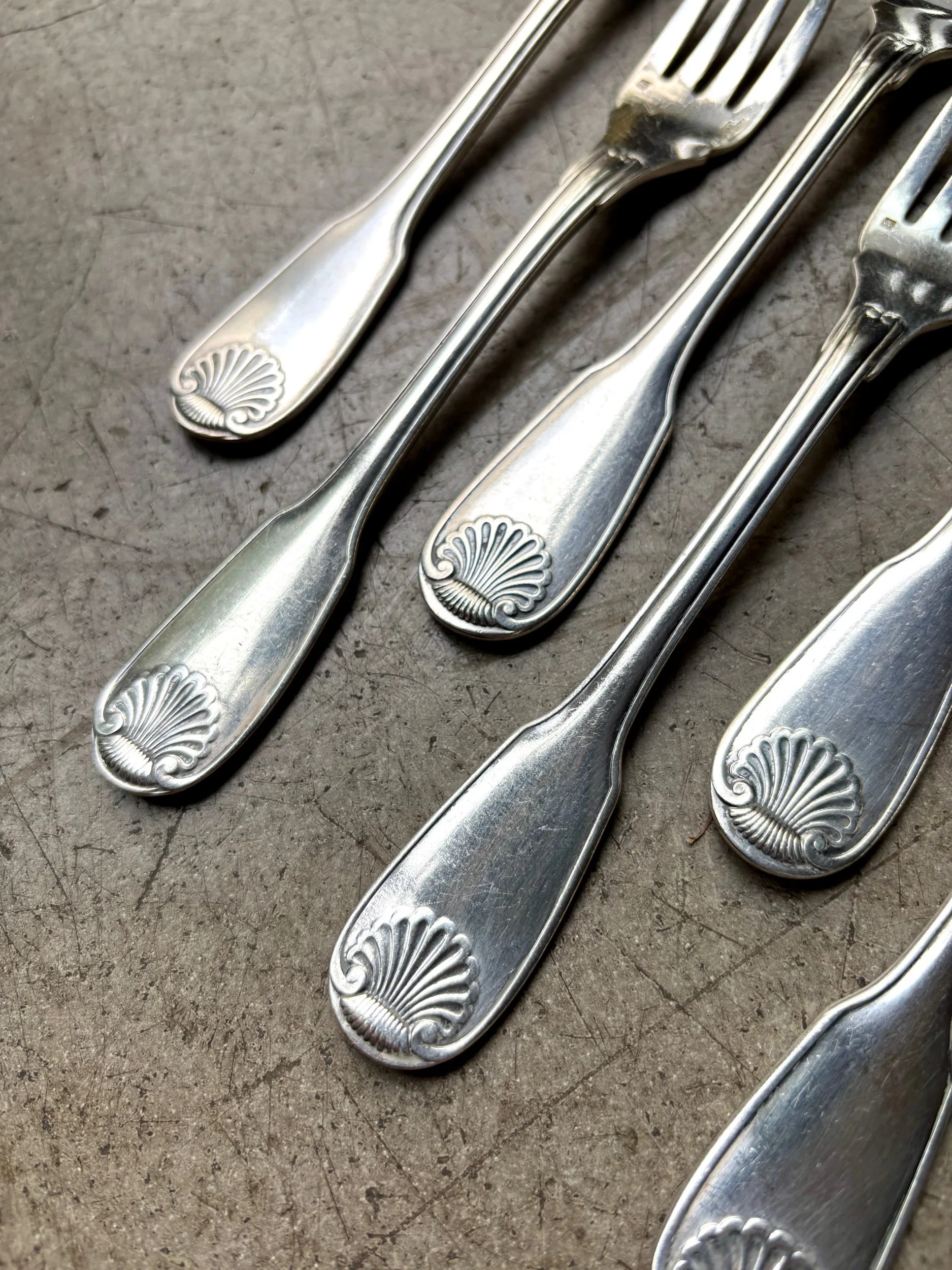 fourchettes-poisson-christofle-coquille-metal-argent-couvert-vintage-axs-design-paris-france