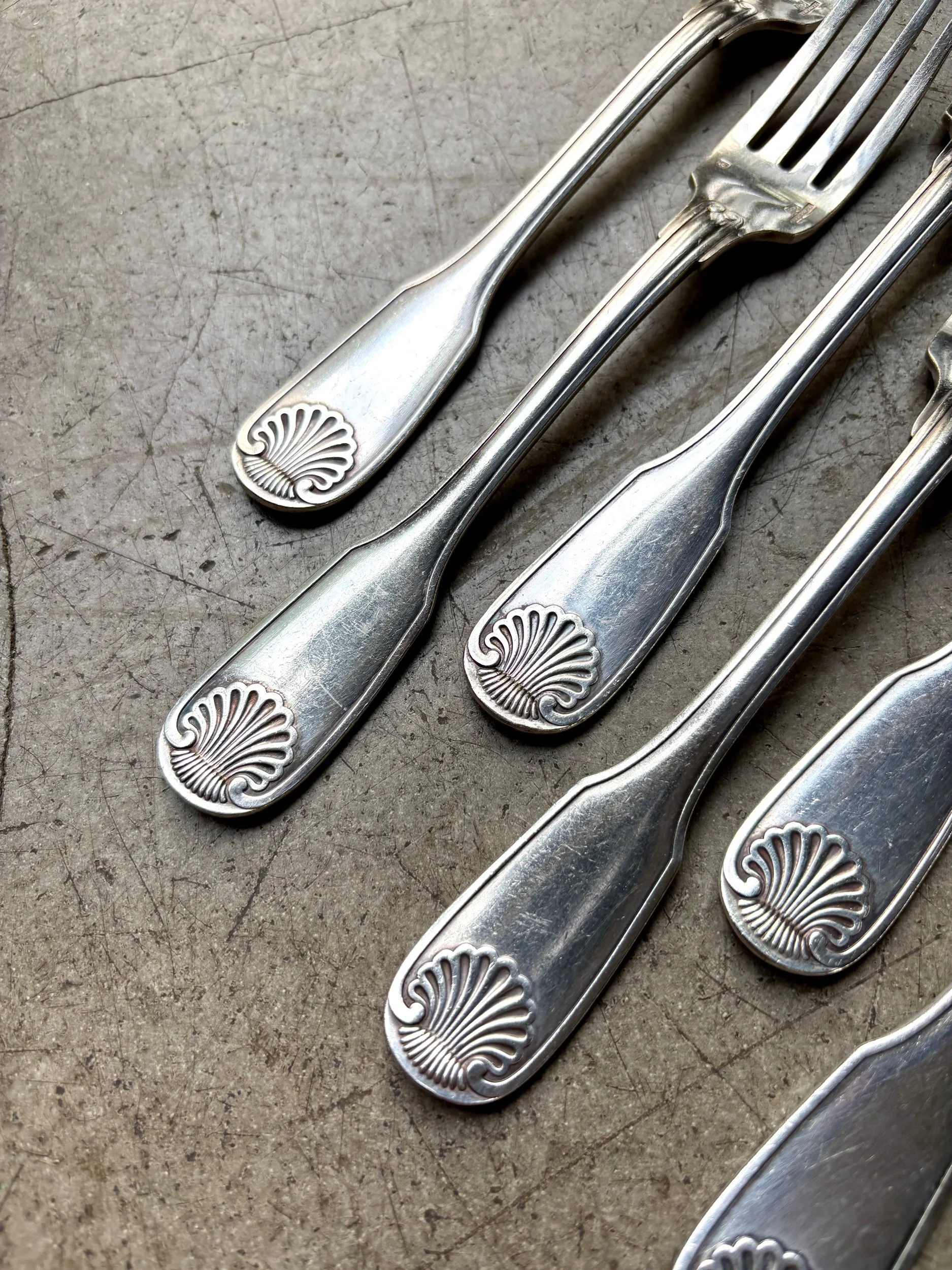 fourchettes-christofle-coquille-metal-argent-couvert-vintage-axs-design-paris-france