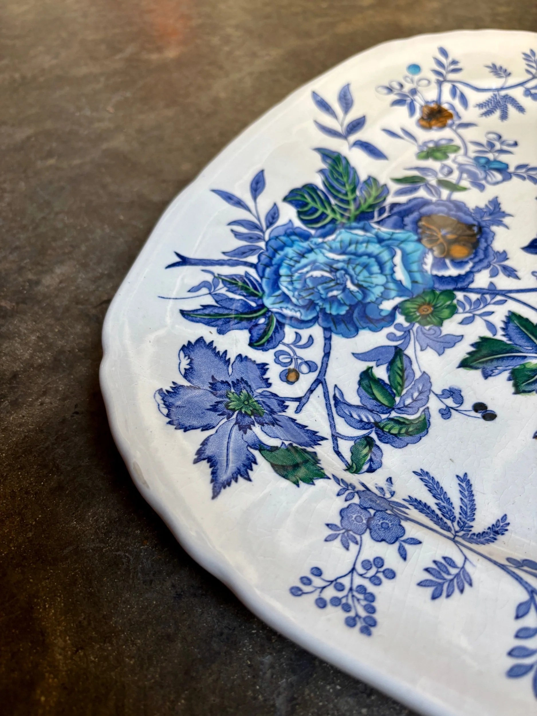 plat-rectangulaire-masons-belvedere-terre-fer-vaisselle-vintage-axs-design-paris-france