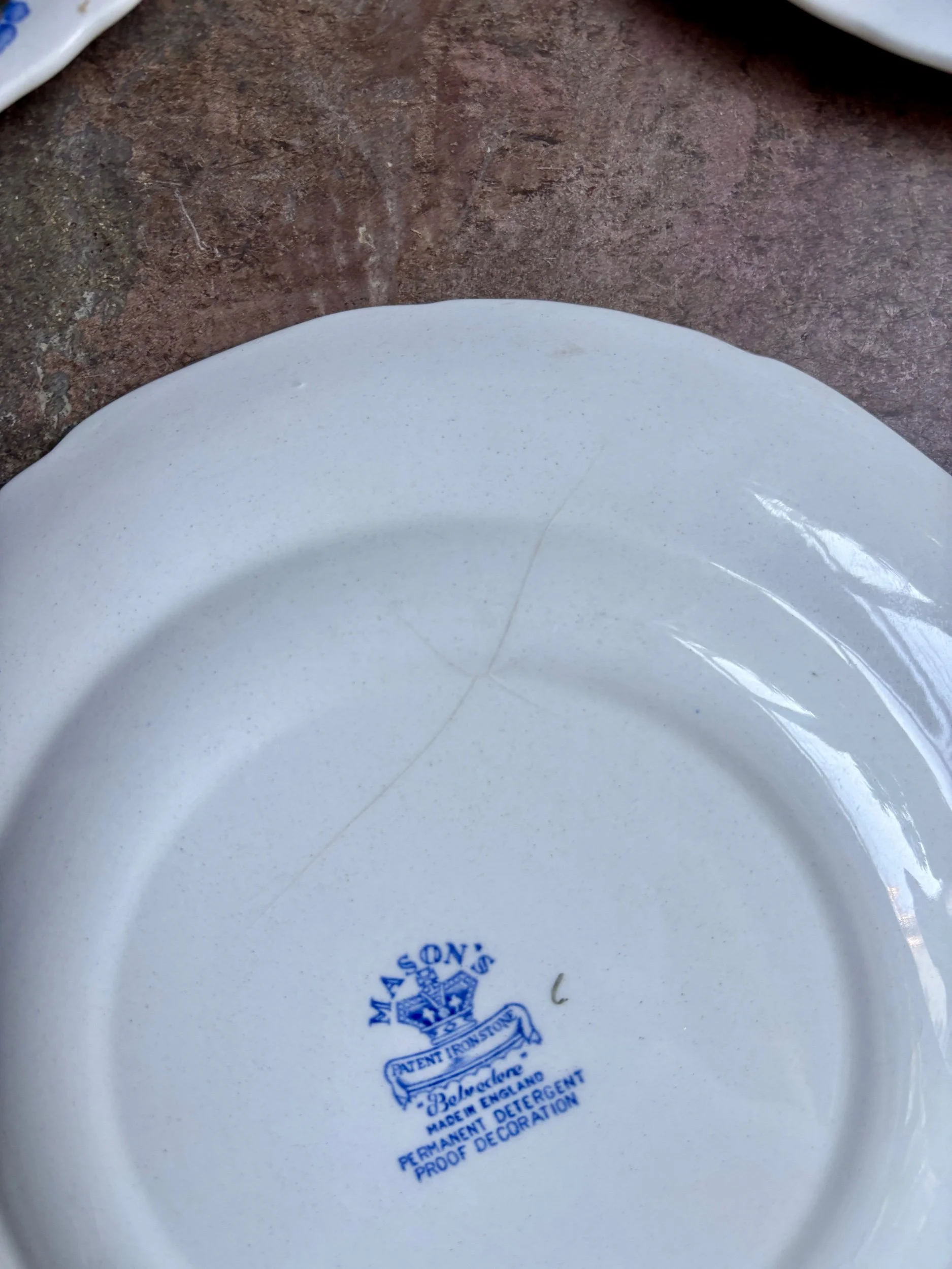 assiettes-plates-masons-belvedere-terre-fer-vaisselle-vintage-axs-design-paris-france