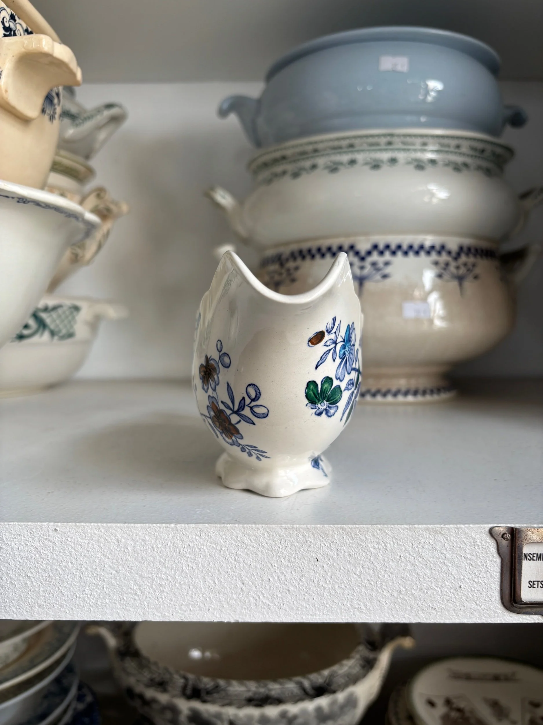sauciere-masons-belvedere-terre-fer-vaisselle-vintage-axs-design-paris-france
