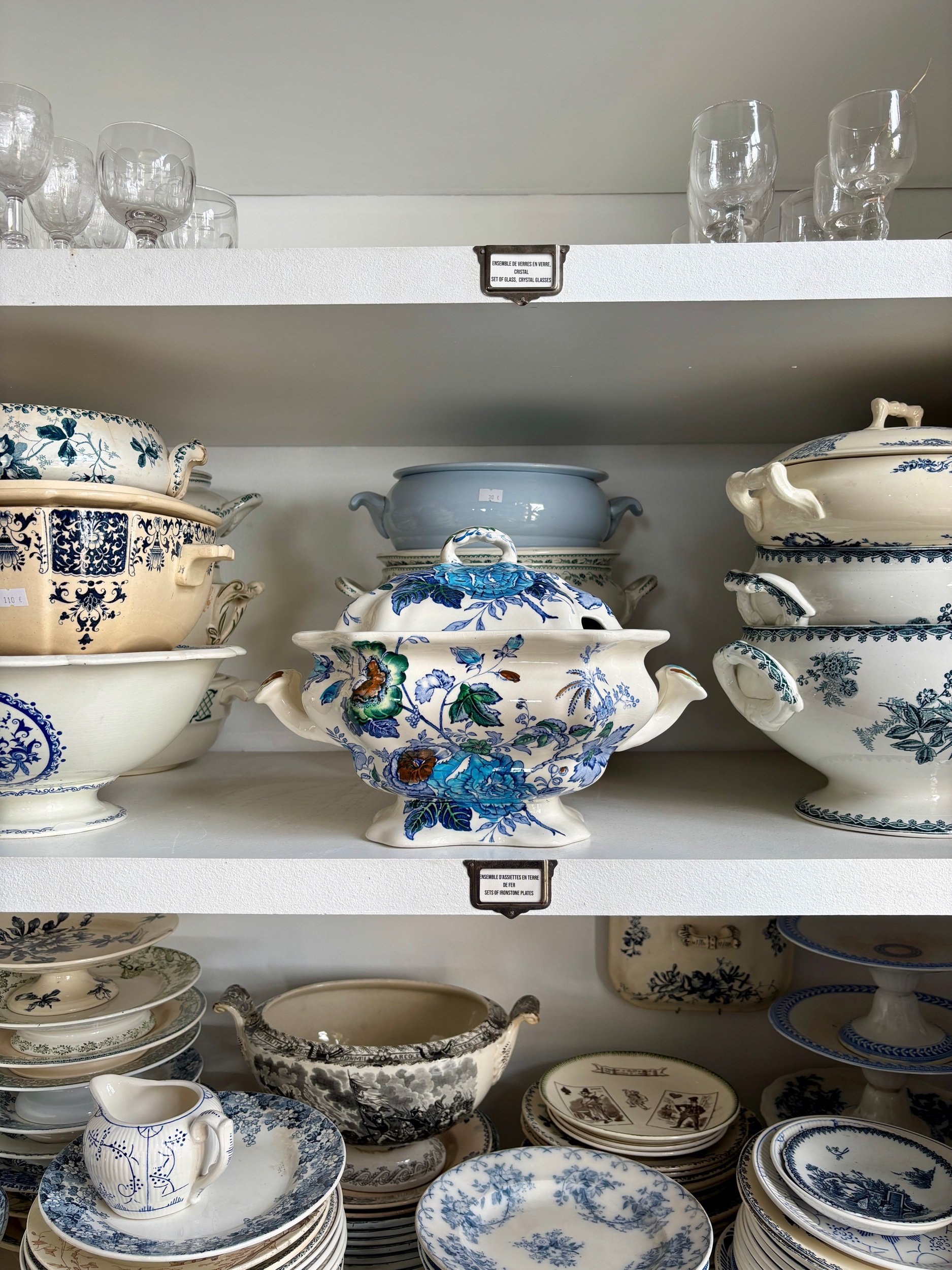 soupiere-masons-belvedere-terre-fer-vaisselle-vintage-axs-design-paris-france