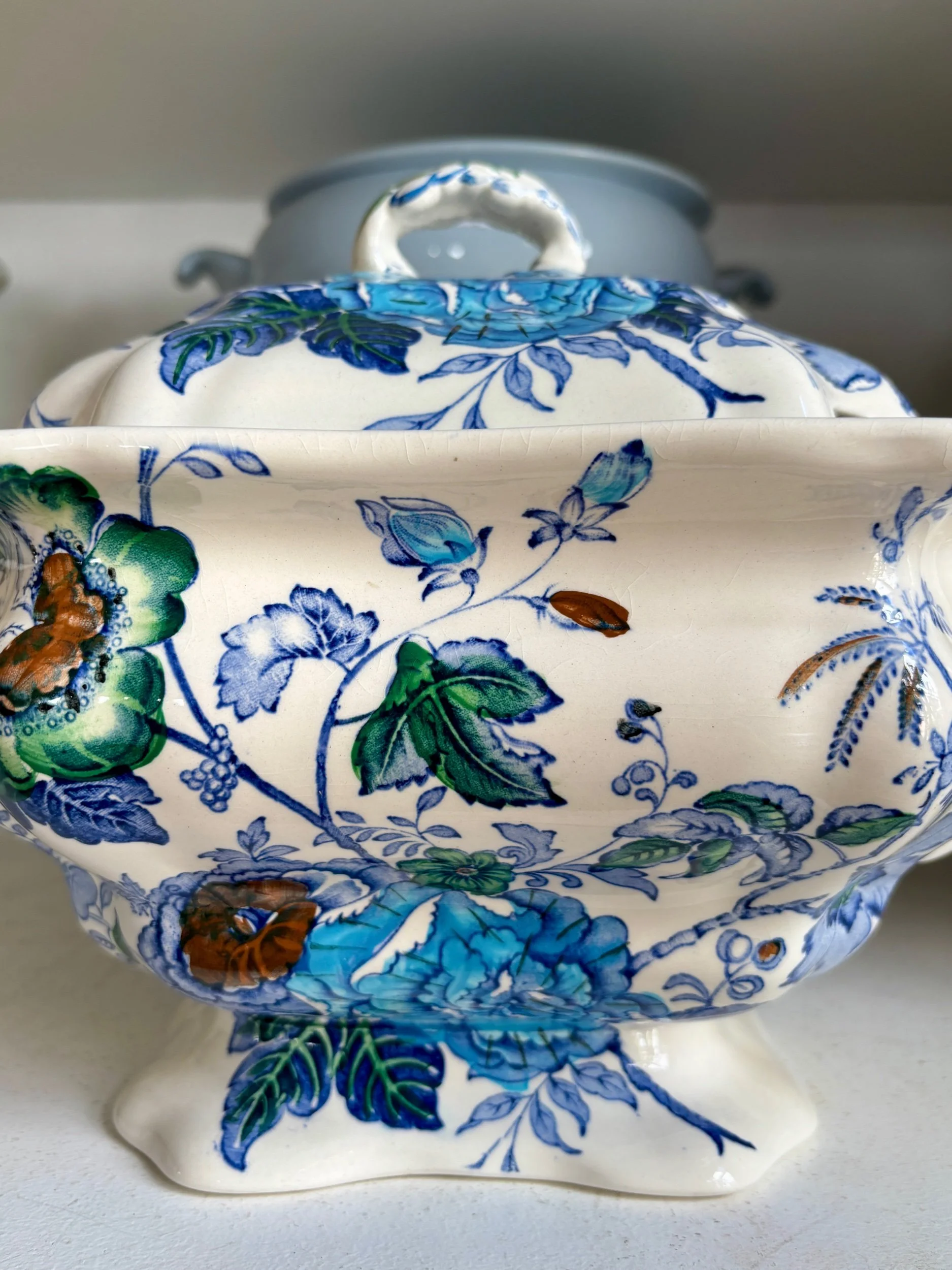 soupiere-masons-belvedere-terre-fer-vaisselle-vintage-axs-design-paris-france