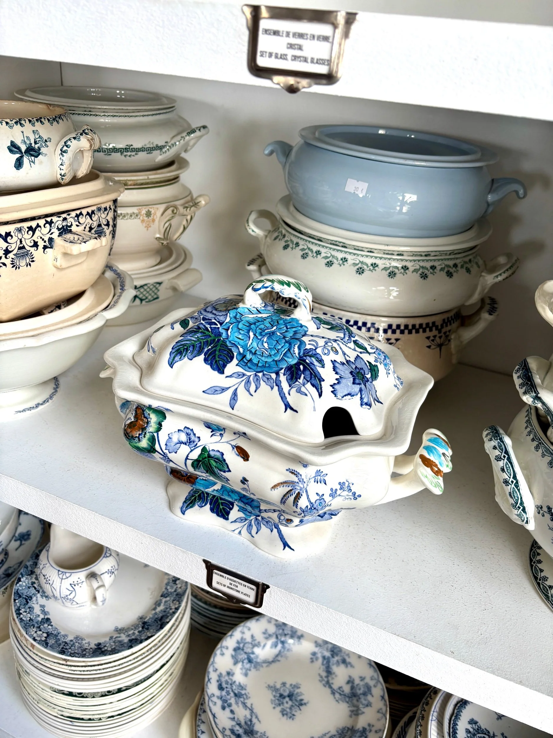 soupiere-masons-belvedere-terre-fer-vaisselle-vintage-axs-design-paris-france