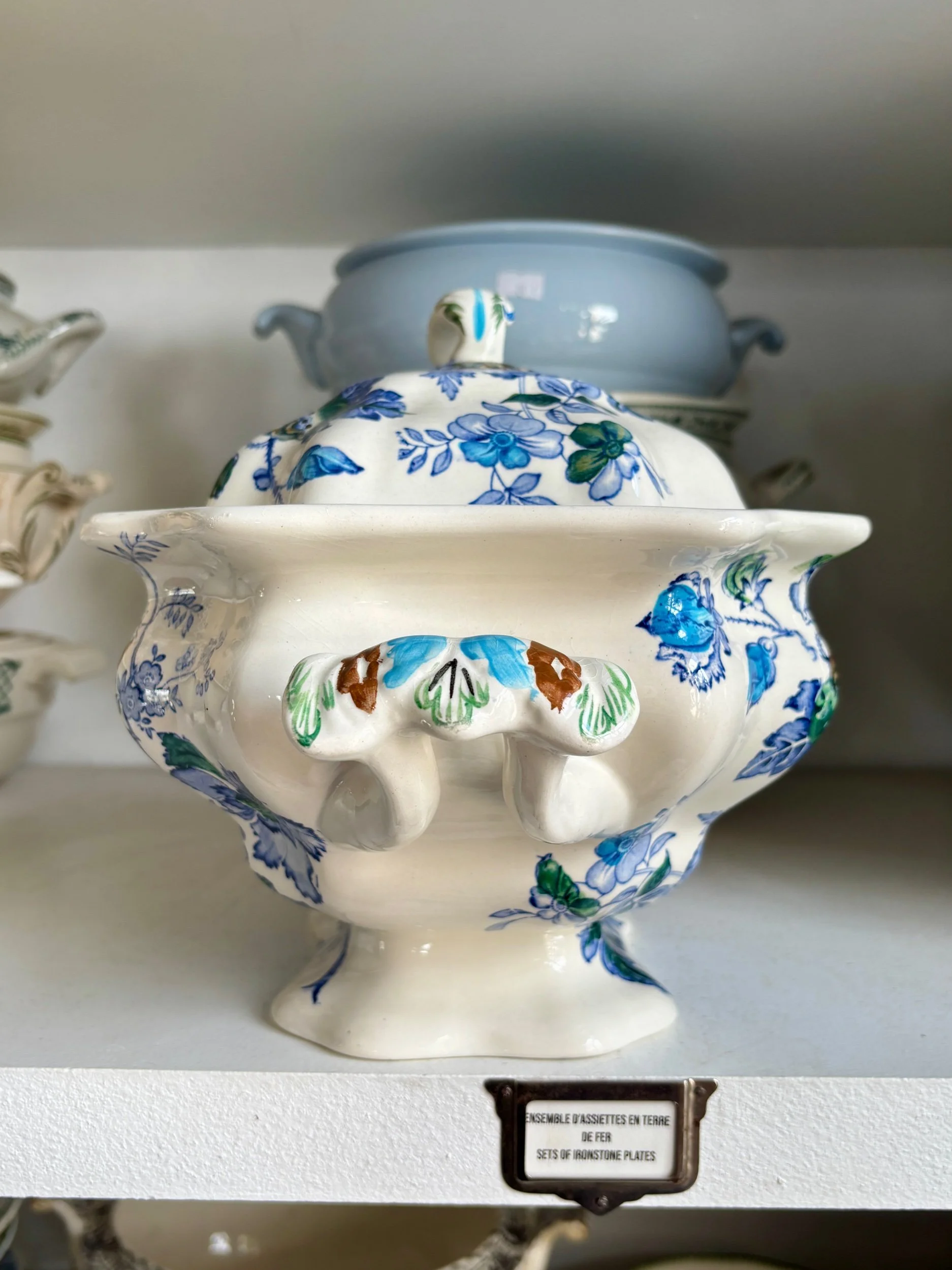 soupiere-masons-belvedere-terre-fer-vaisselle-vintage-axs-design-paris-france