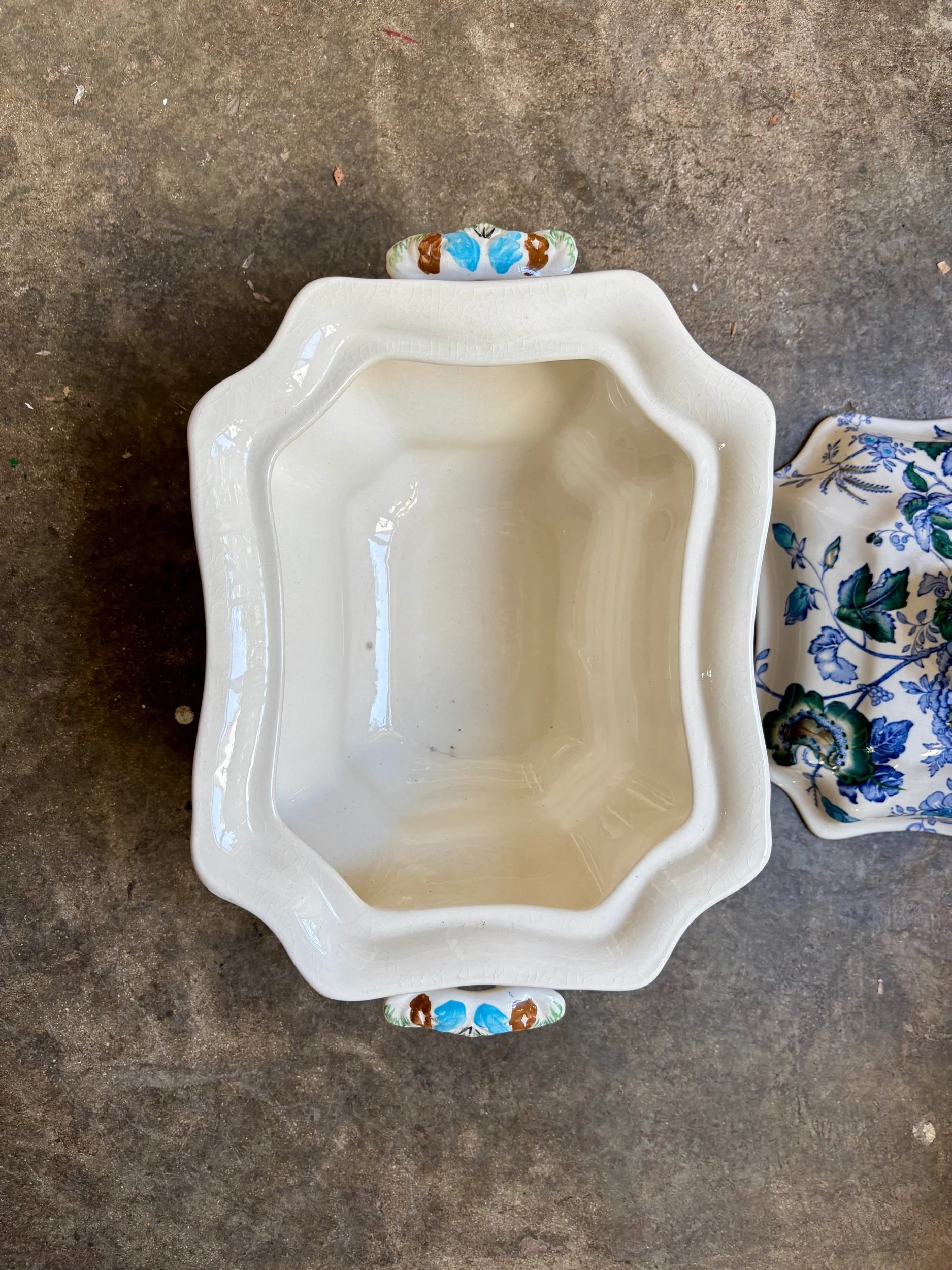 soupiere-masons-belvedere-terre-fer-vaisselle-vintage-axs-design-paris-france