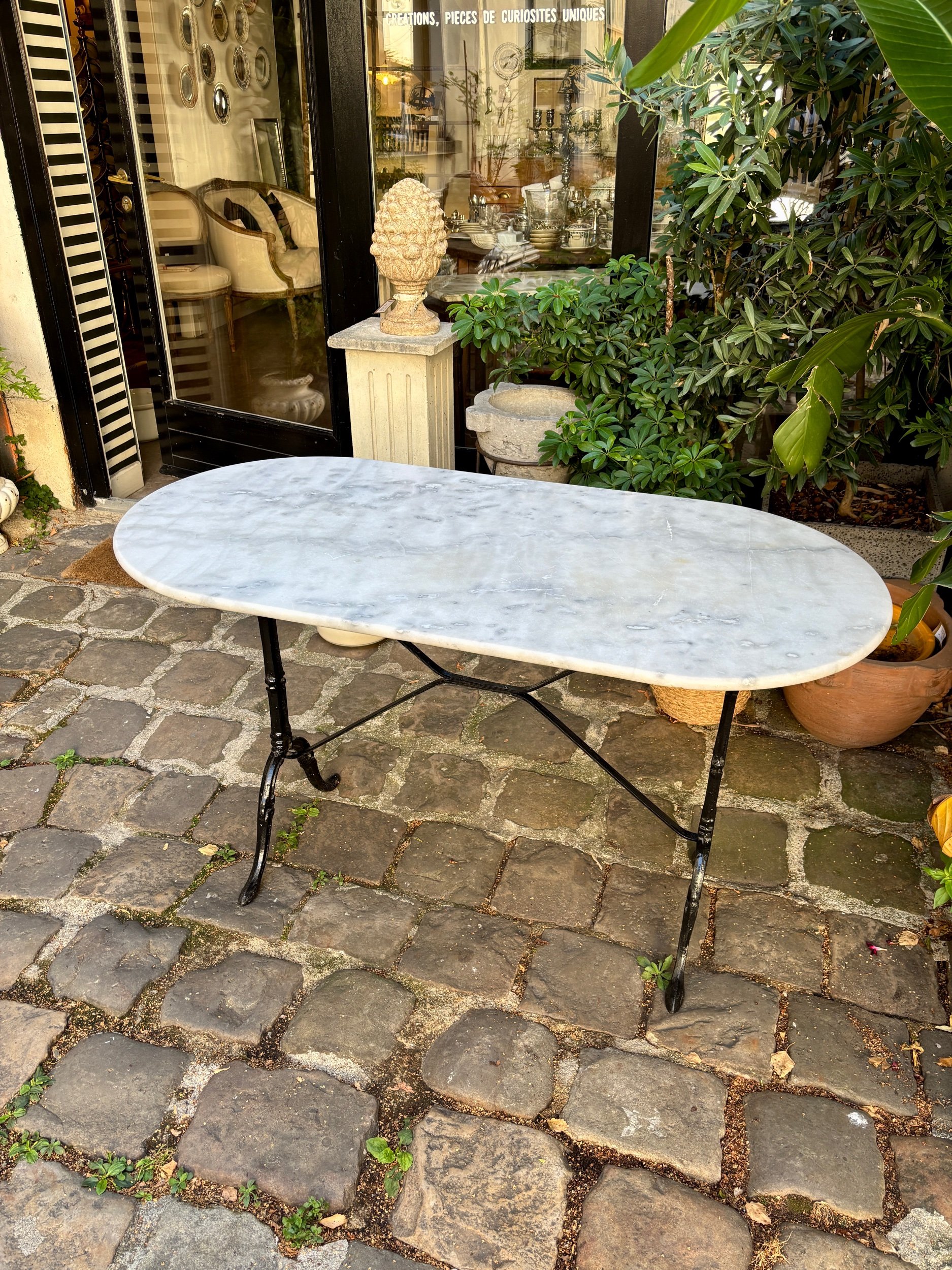 table-bistrot-oblong-marbre-gris-fonte-fer-noir-mobilier-vintage-axs-design-paris-france