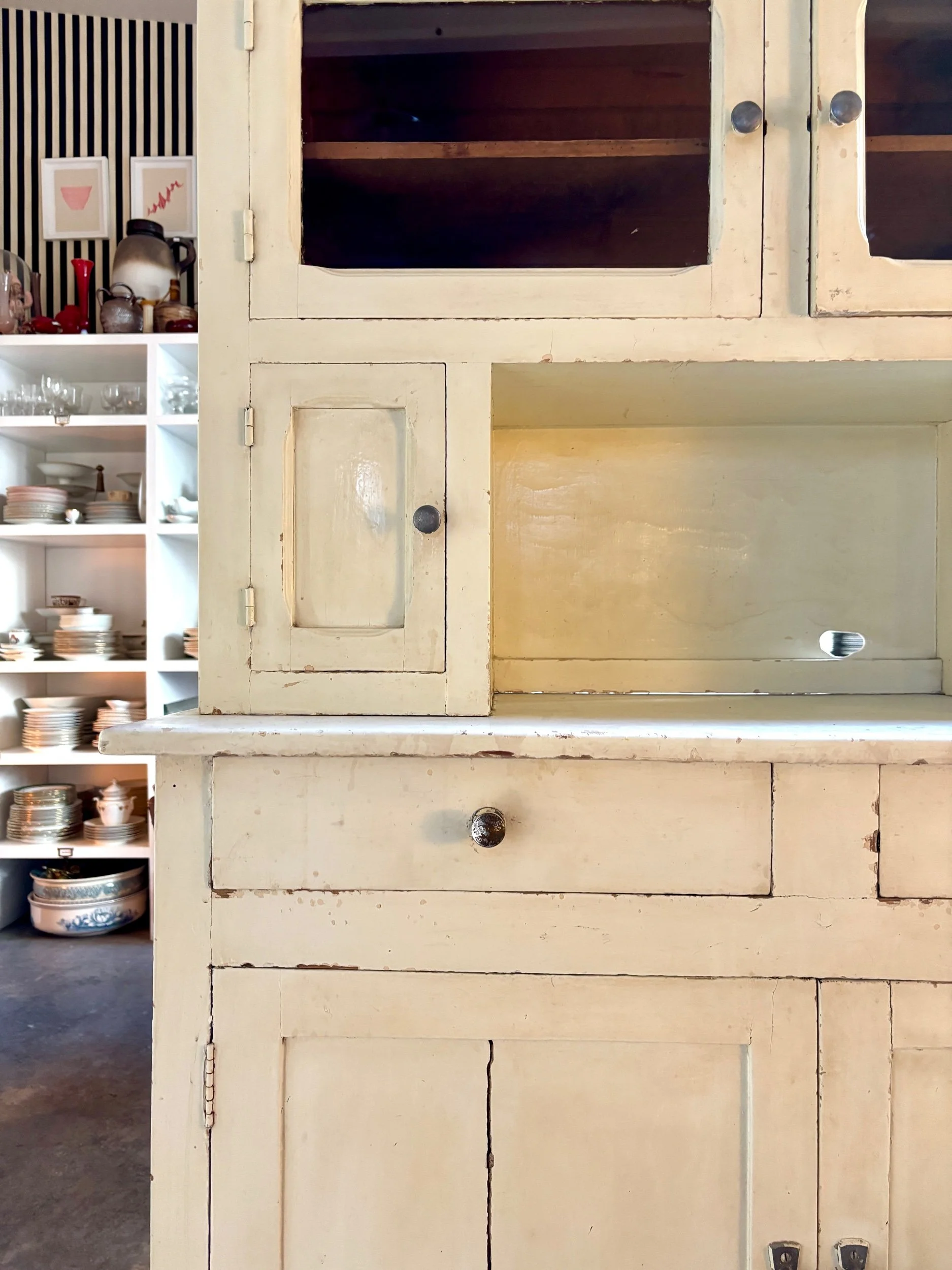 buffet-parisien-2-corps-bois-ecru-meuble-rangement-vintage-axs-design-paris-france