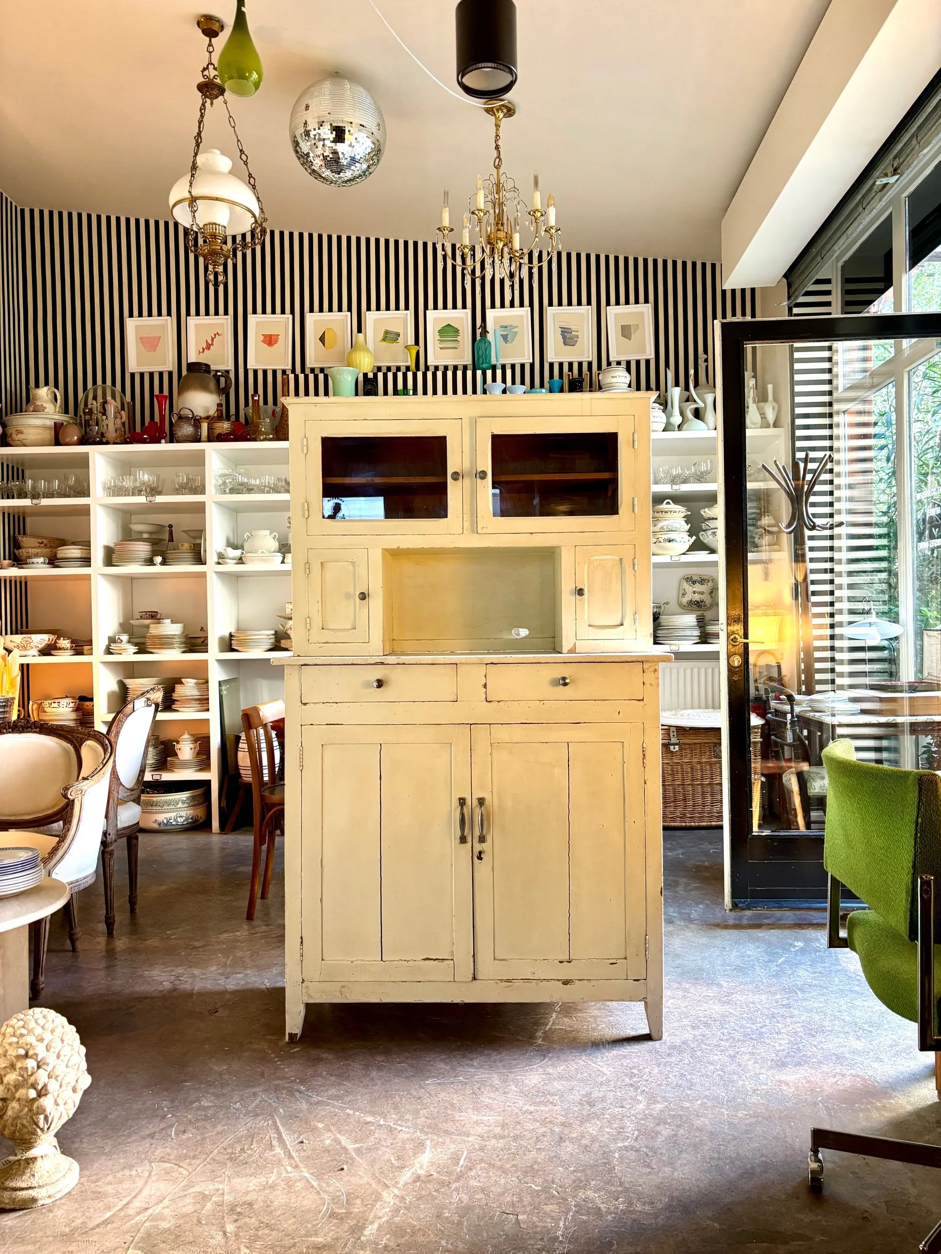 buffet-parisien-2-corps-bois-ecru-meuble-rangement-vintage-axs-design-paris-france