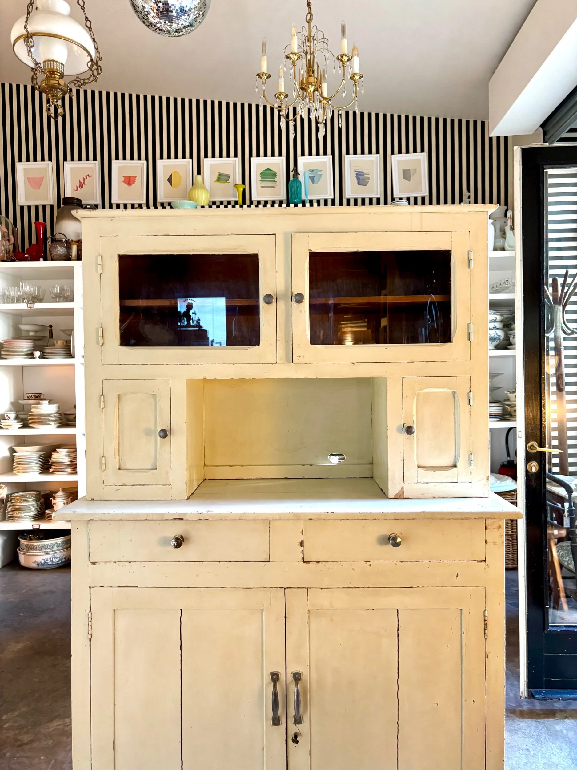buffet-parisien-2-corps-bois-ecru-meuble-rangement-vintage-axs-design-paris-france