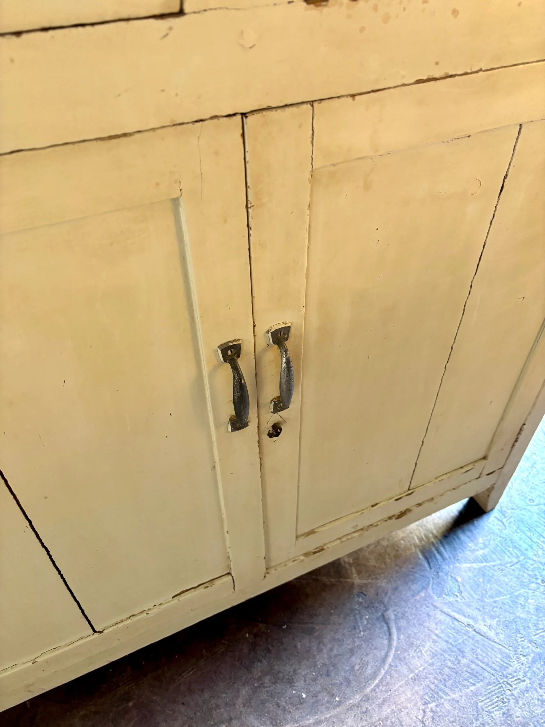 buffet-parisien-2-corps-bois-ecru-meuble-rangement-vintage-axs-design-paris-france