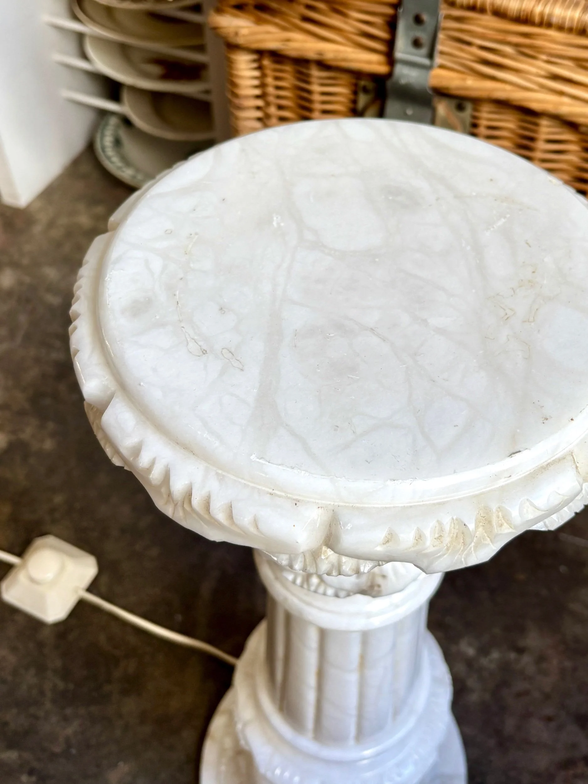 colonne-sellette-lumineuse-albatre-mobilier-vintage-axs-design-paris-france