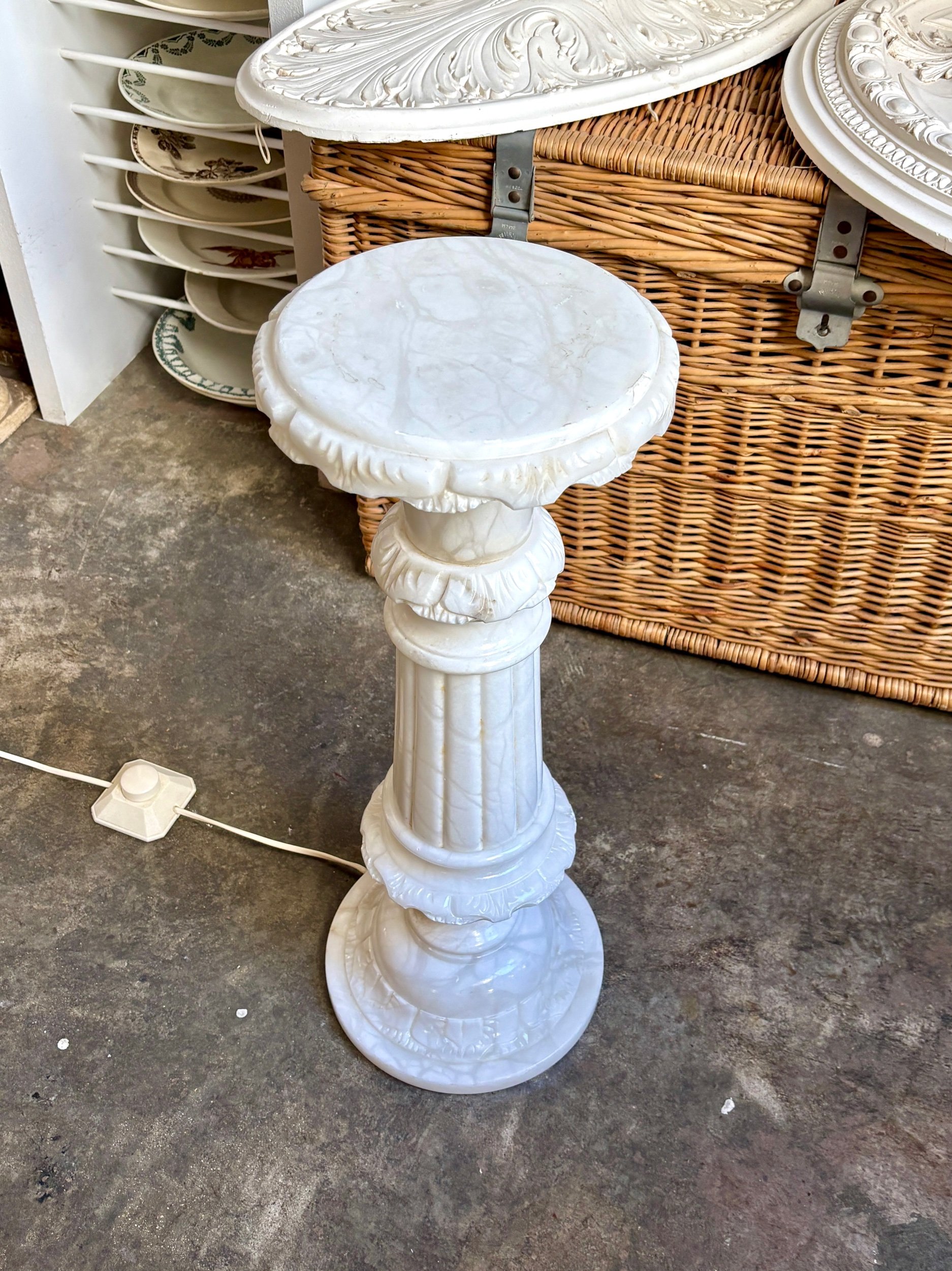 colonne-sellette-lumineuse-albatre-mobilier-vintage-axs-design-paris-france