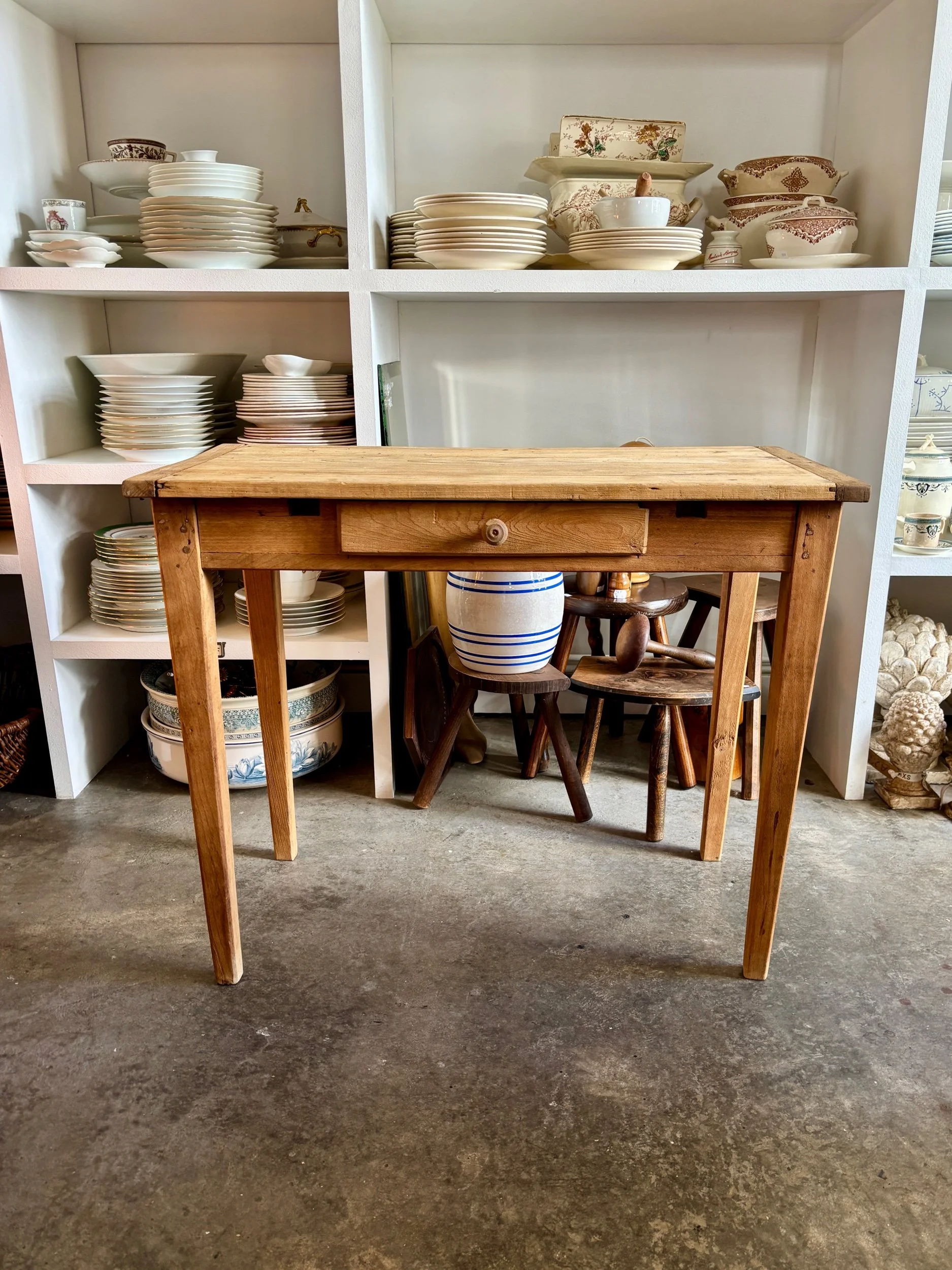 table-appoint-bureau-bois-clair-mobilier-vintage-axs-design-paris-france