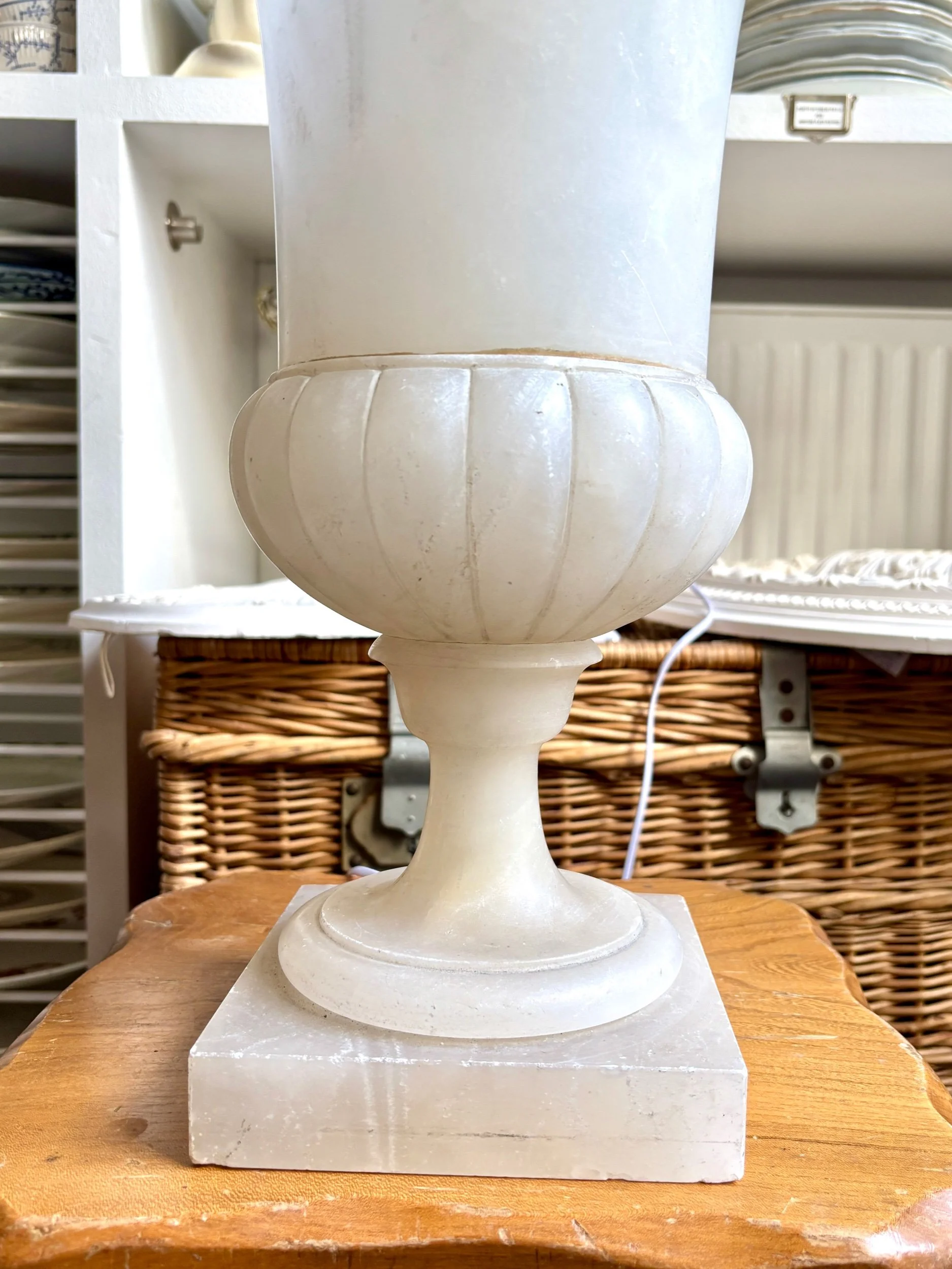 lampe-medicis-albatre-marbre-blanc-luminaire-vintage-axs-design-paris-france