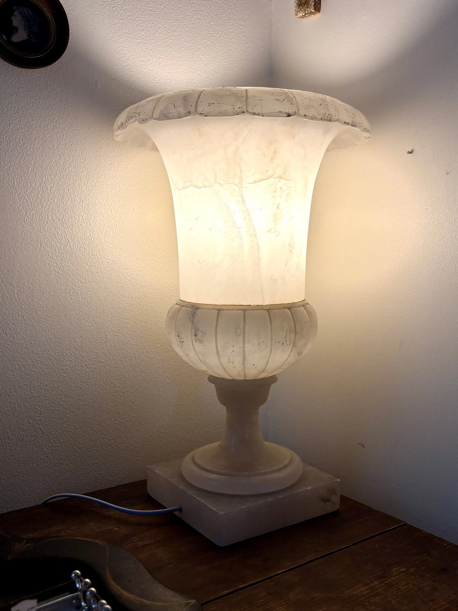 lampe-medicis-albatre-marbre-blanc-luminaire-vintage-axs-design-paris-france