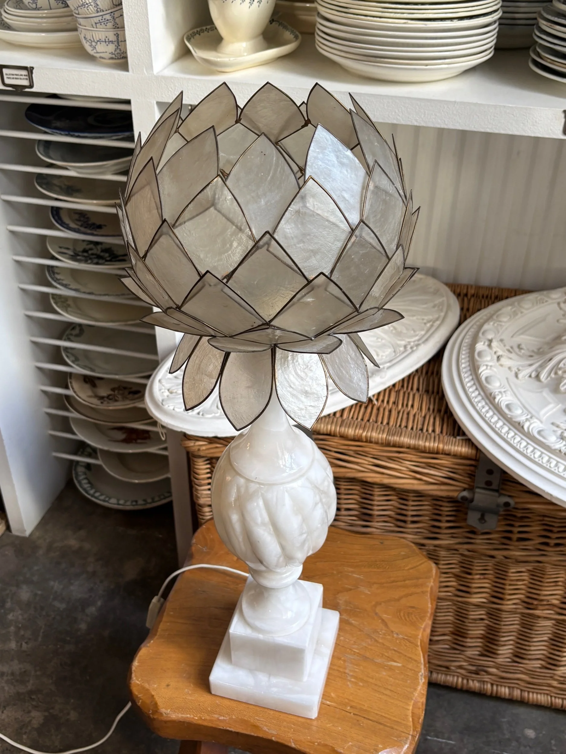 lampe-table-albatre-luminaire-vintage-axs-design-paris-france