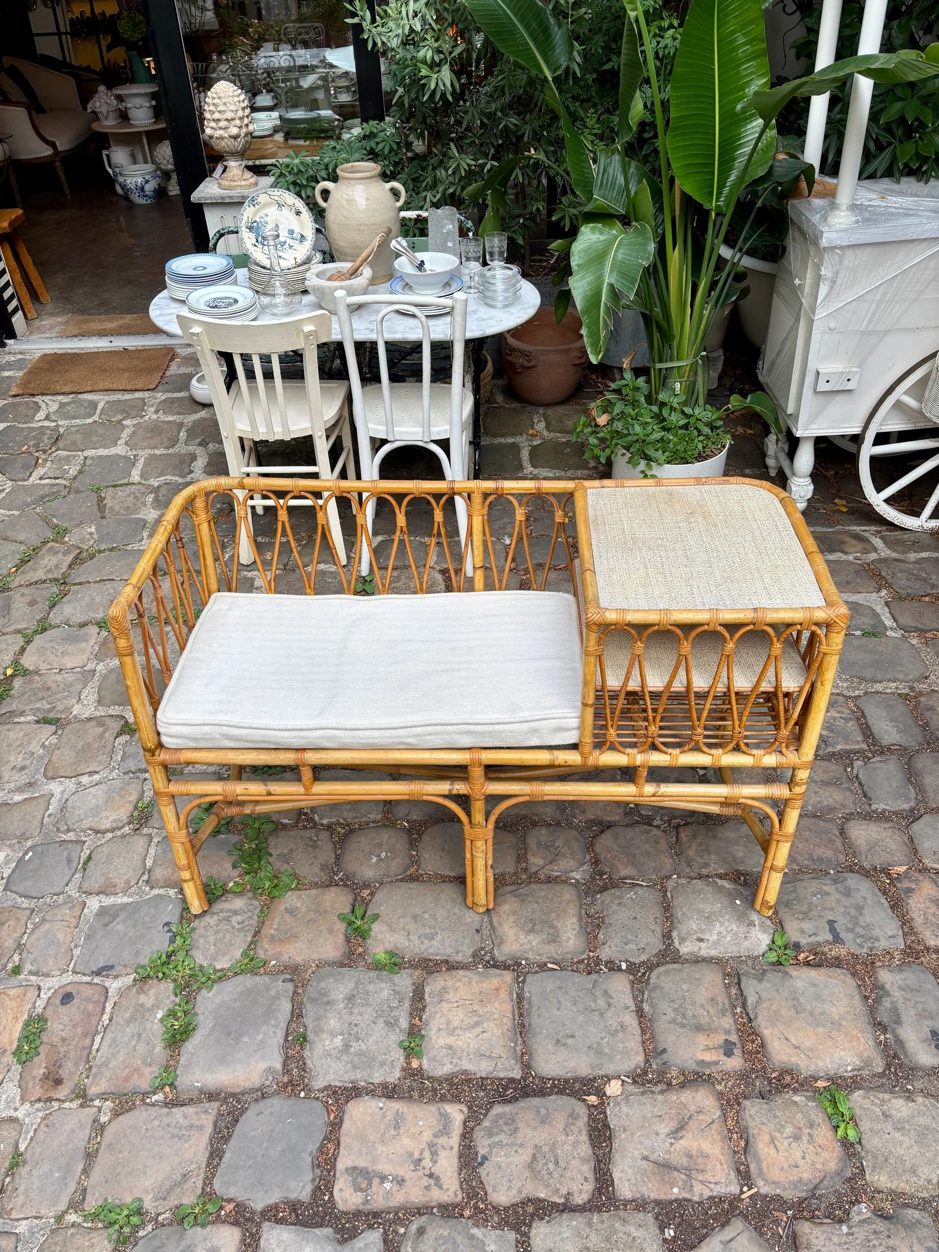 Banquette en rotin et coton beige années 1960
