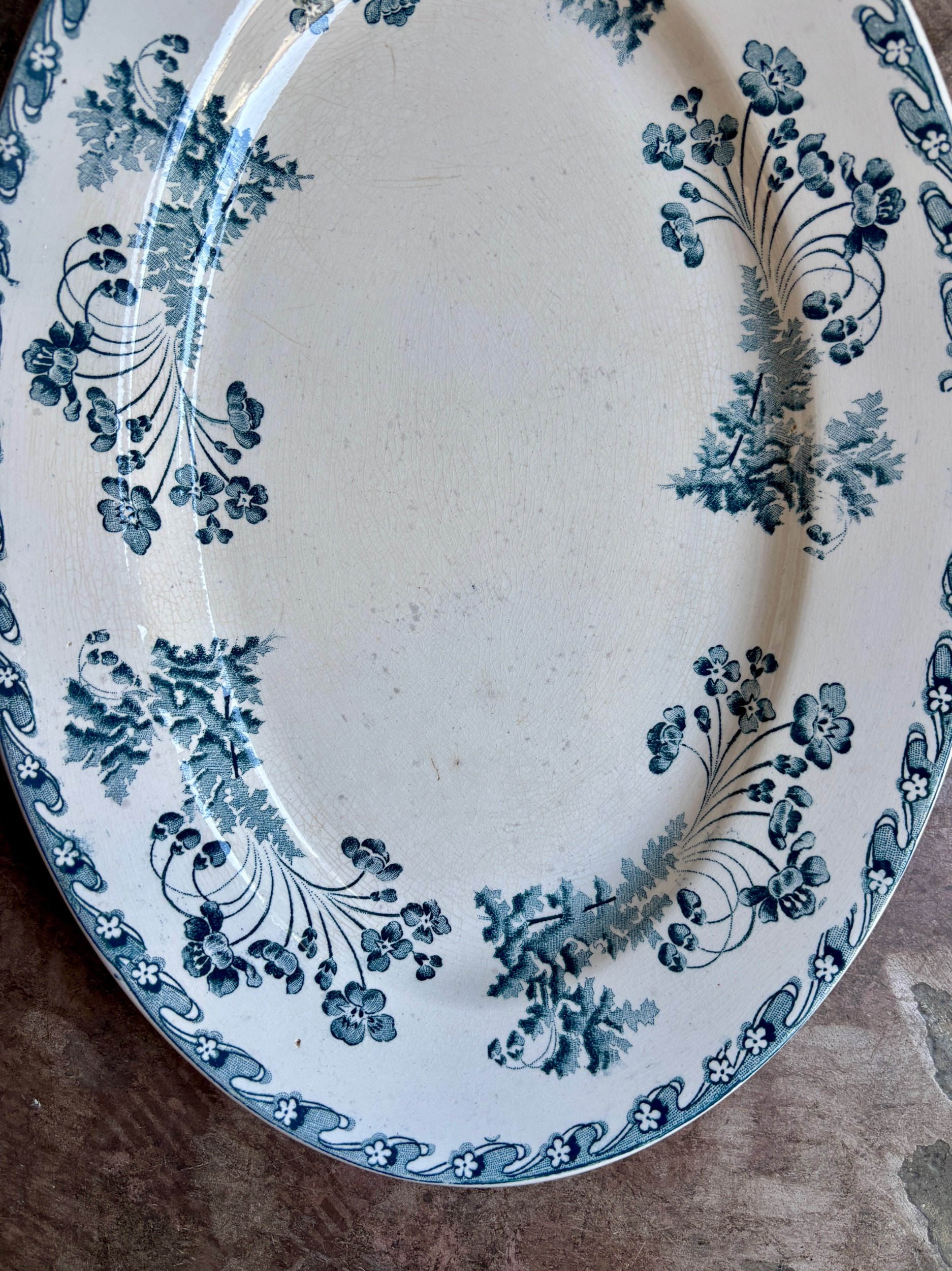 plat-ovale-longwy-chartres-terre-fer-bleu-vaisselle-vintage-axs-design-paris-france