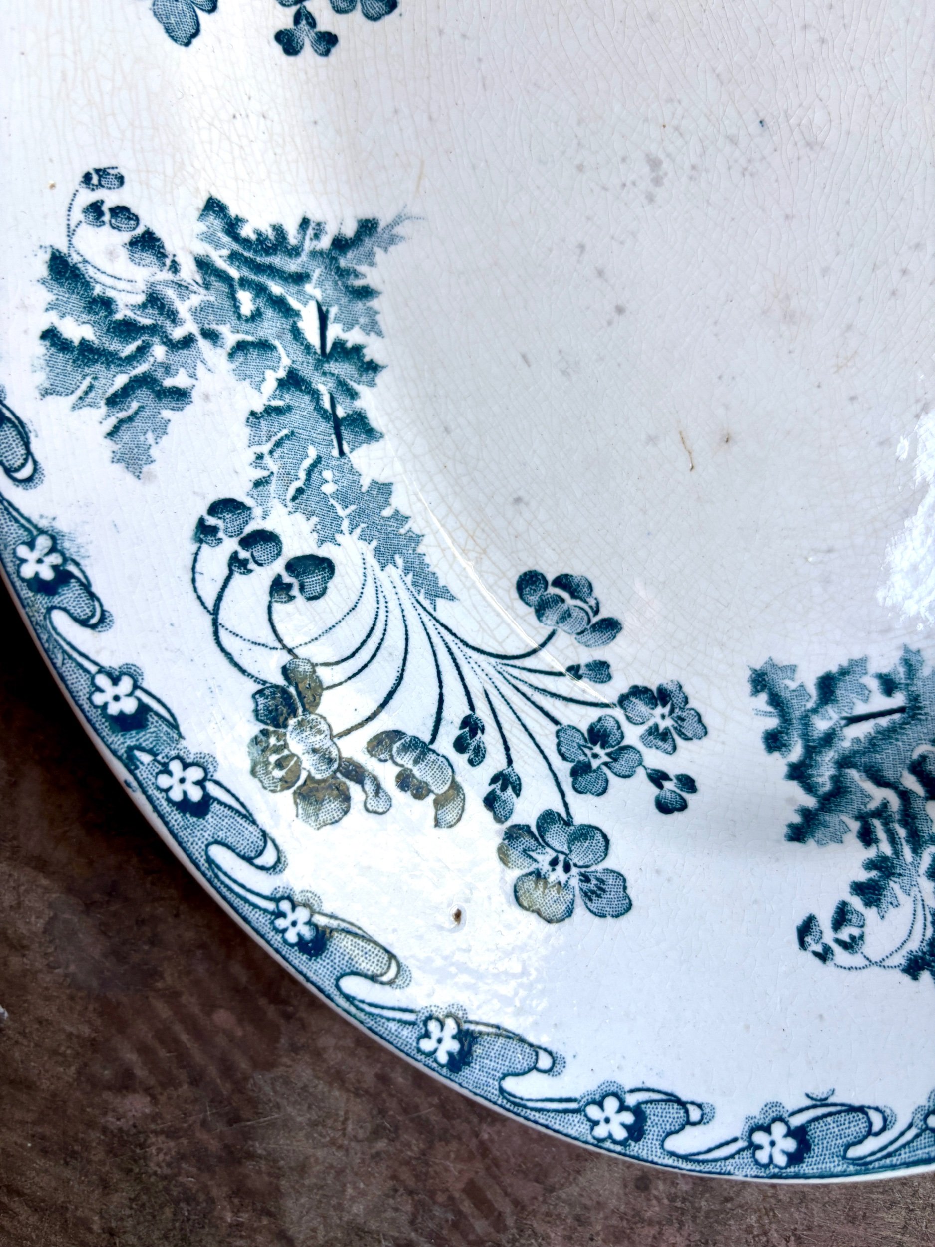 plat-ovale-longwy-chartres-terre-fer-bleu-vaisselle-vintage-axs-design-paris-france