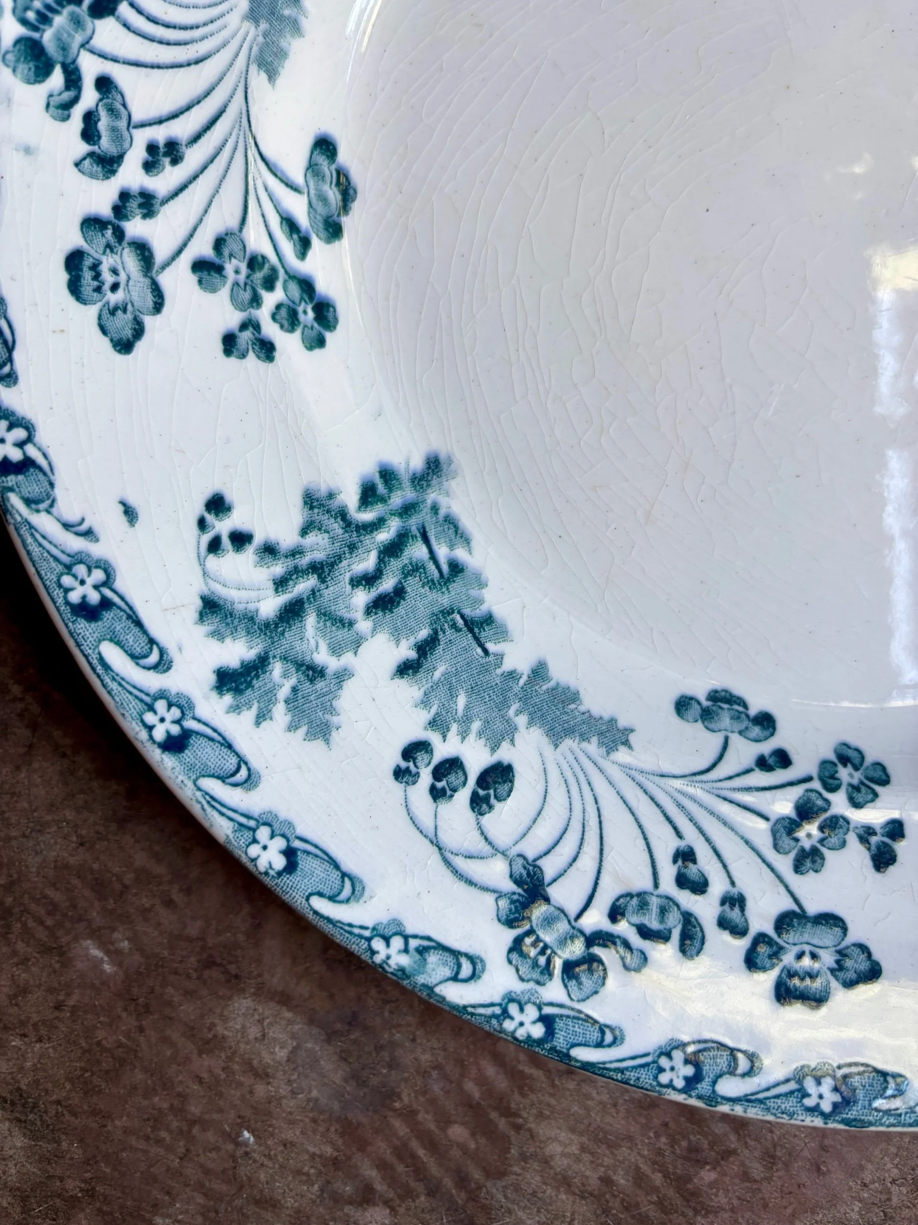 plat-rond-longwy-chartres-terre-fer-bleu-vaisselle-vintage-axs-design-paris-france