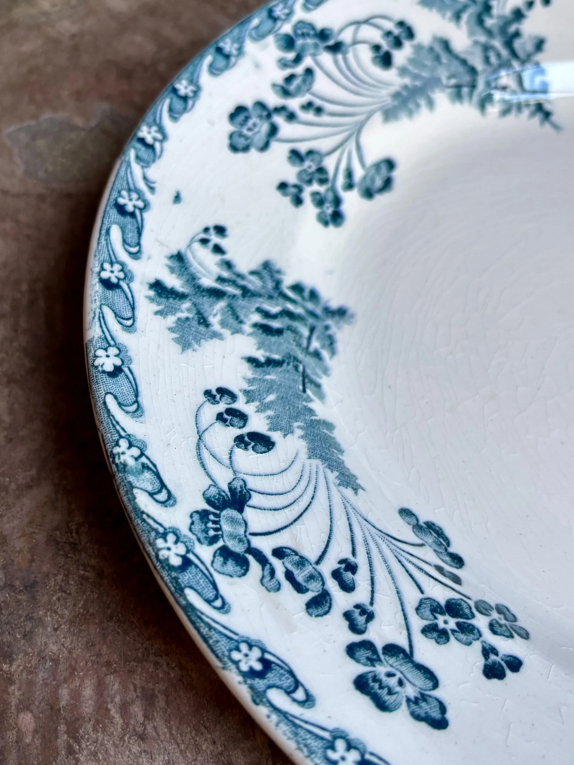 plat-rond-longwy-chartres-terre-fer-bleu-vaisselle-vintage-axs-design-paris-france