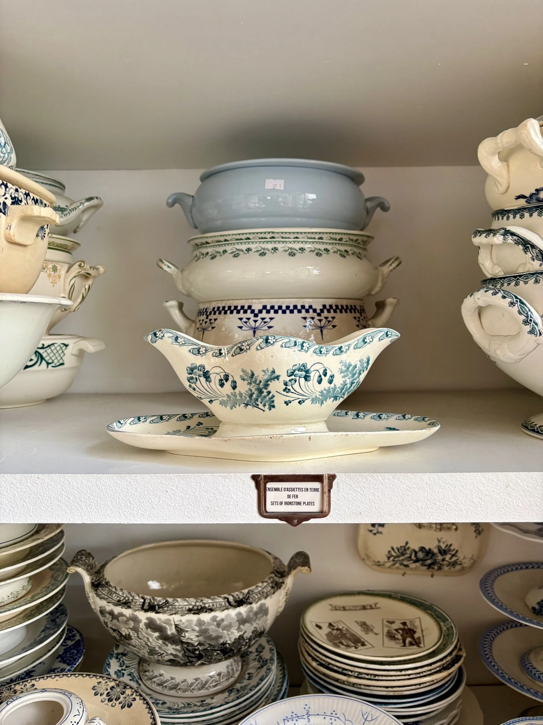 sauciere-longwy-chartres-terre-fer-bleu-vaisselle-vintage-axs-design-paris-france