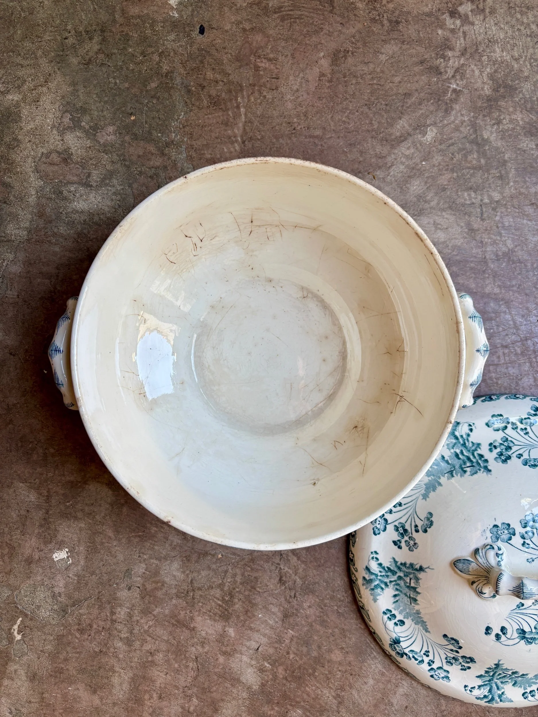 soupiere-longwy-chartres-terre-fer-bleu-vaisselle-vintage-axs-design-paris-france