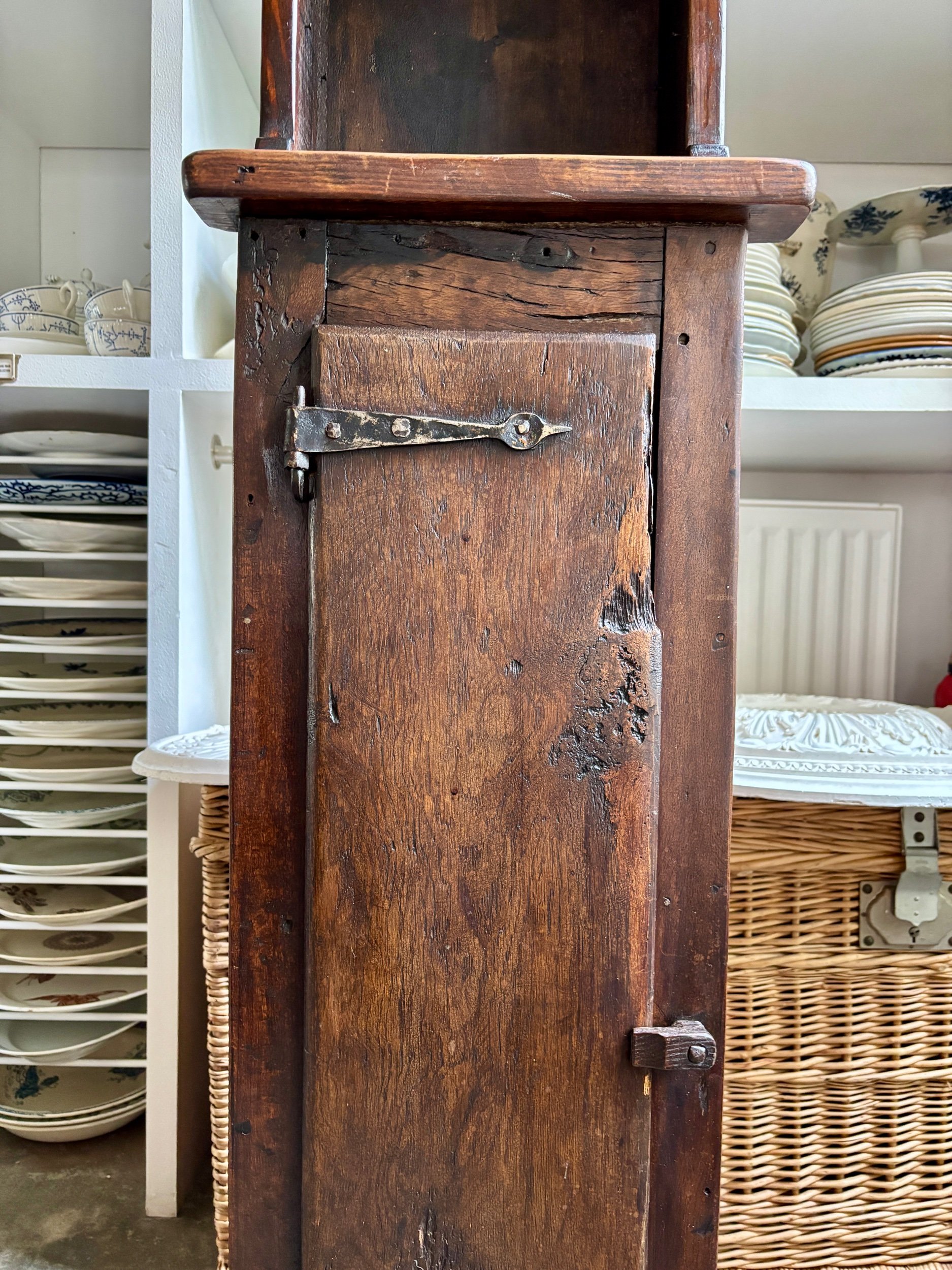 meuble-rangement-bois-fonce-antiquite-vintage-axs-design-paris-france