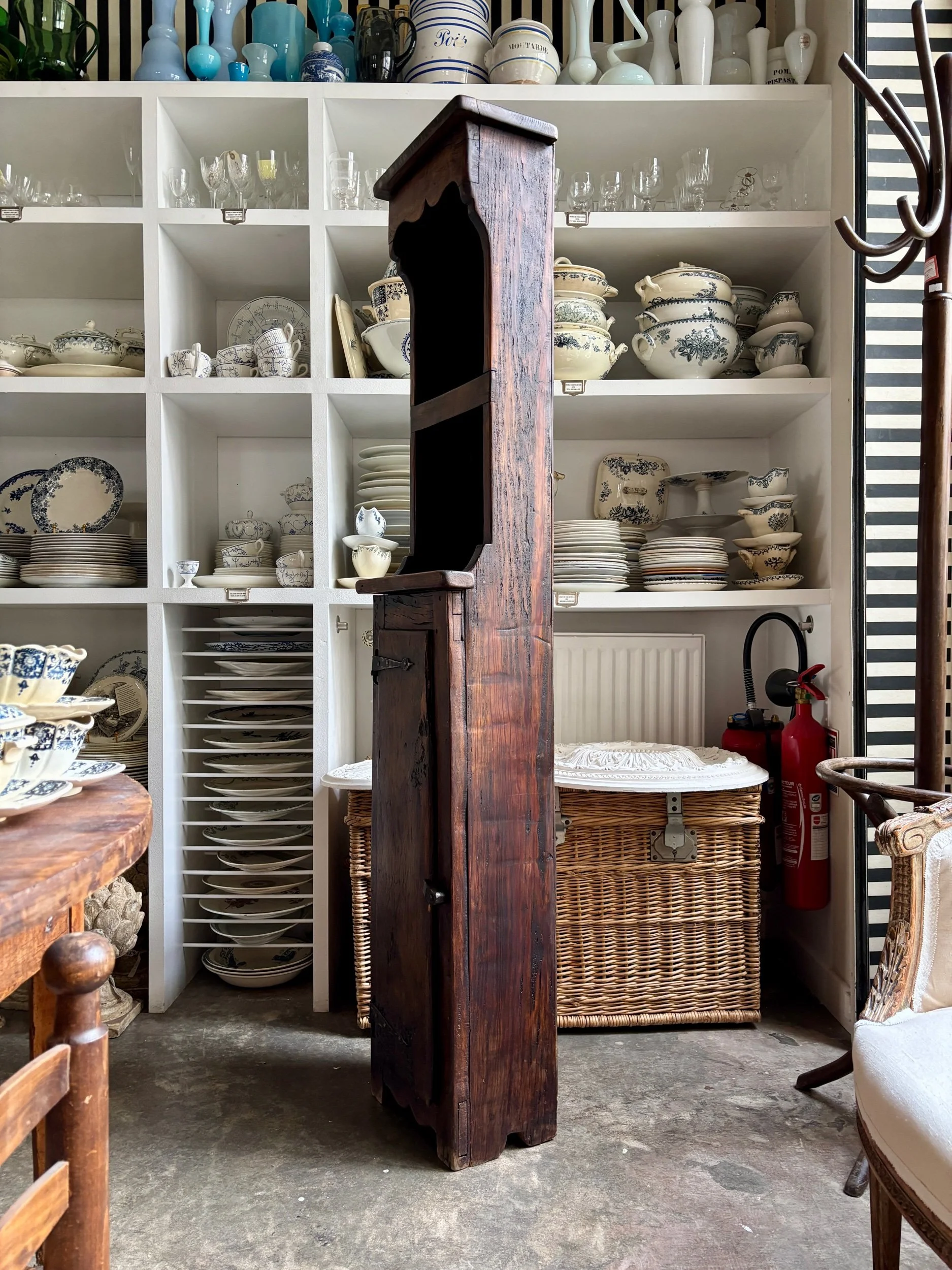 meuble-rangement-bois-fonce-antiquite-vintage-axs-design-paris-france