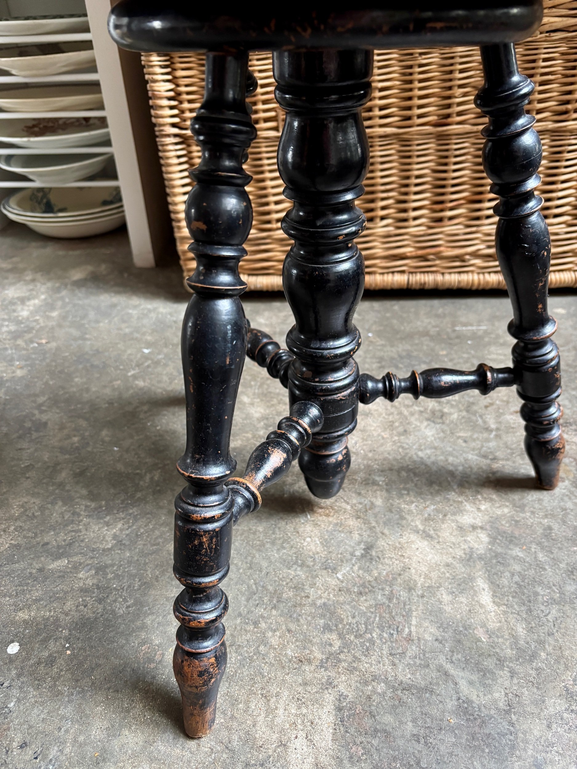 tabouret-piano-napoleon-iii-bois-noir-coton-beige-assise-vintage-axs-design-paris-france