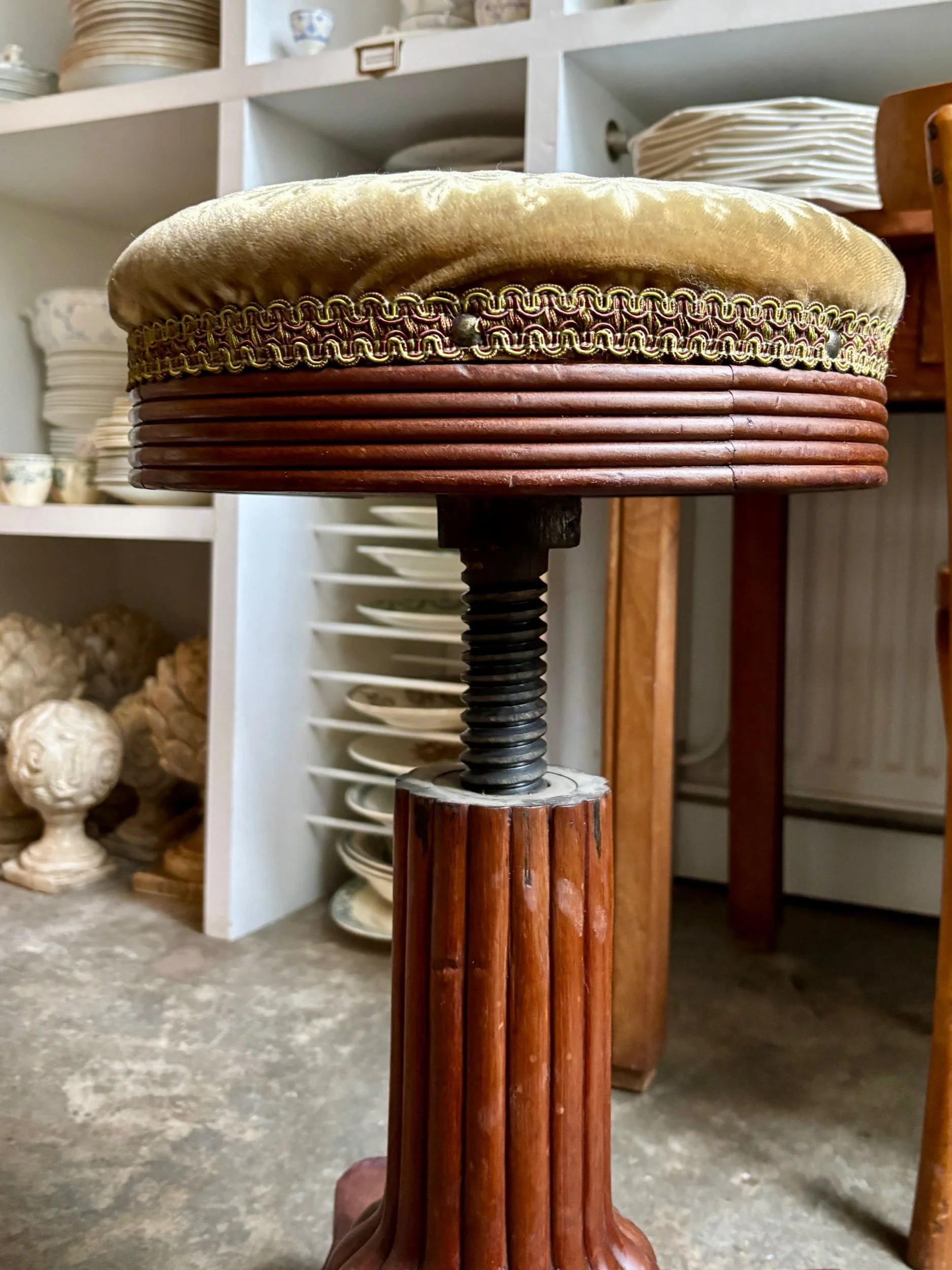 tabouret-piano-bois-velours-vintage-axs-design-paris-france