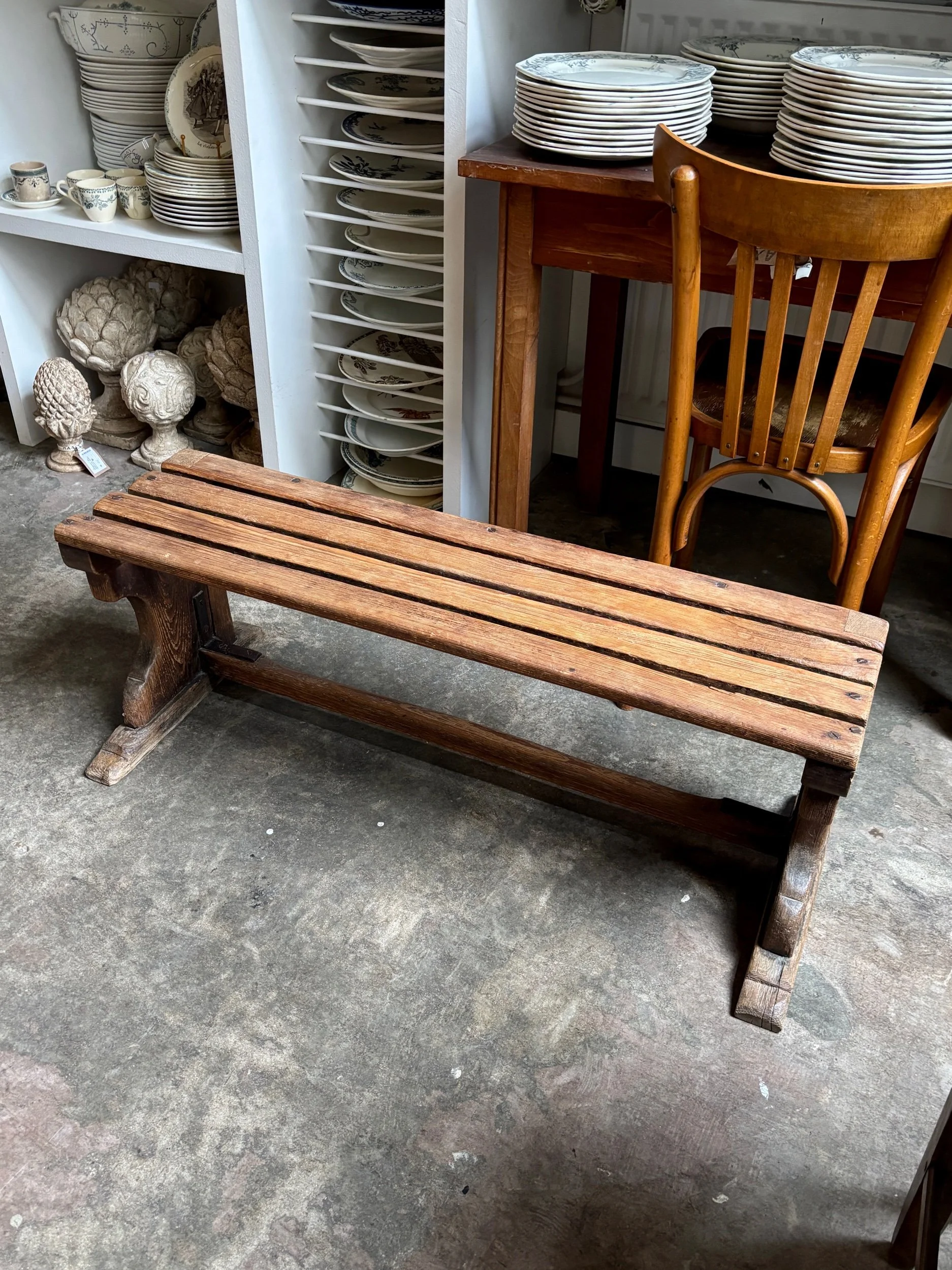 banc-bois-fonce-assise-vintage-axs-design-paris-france