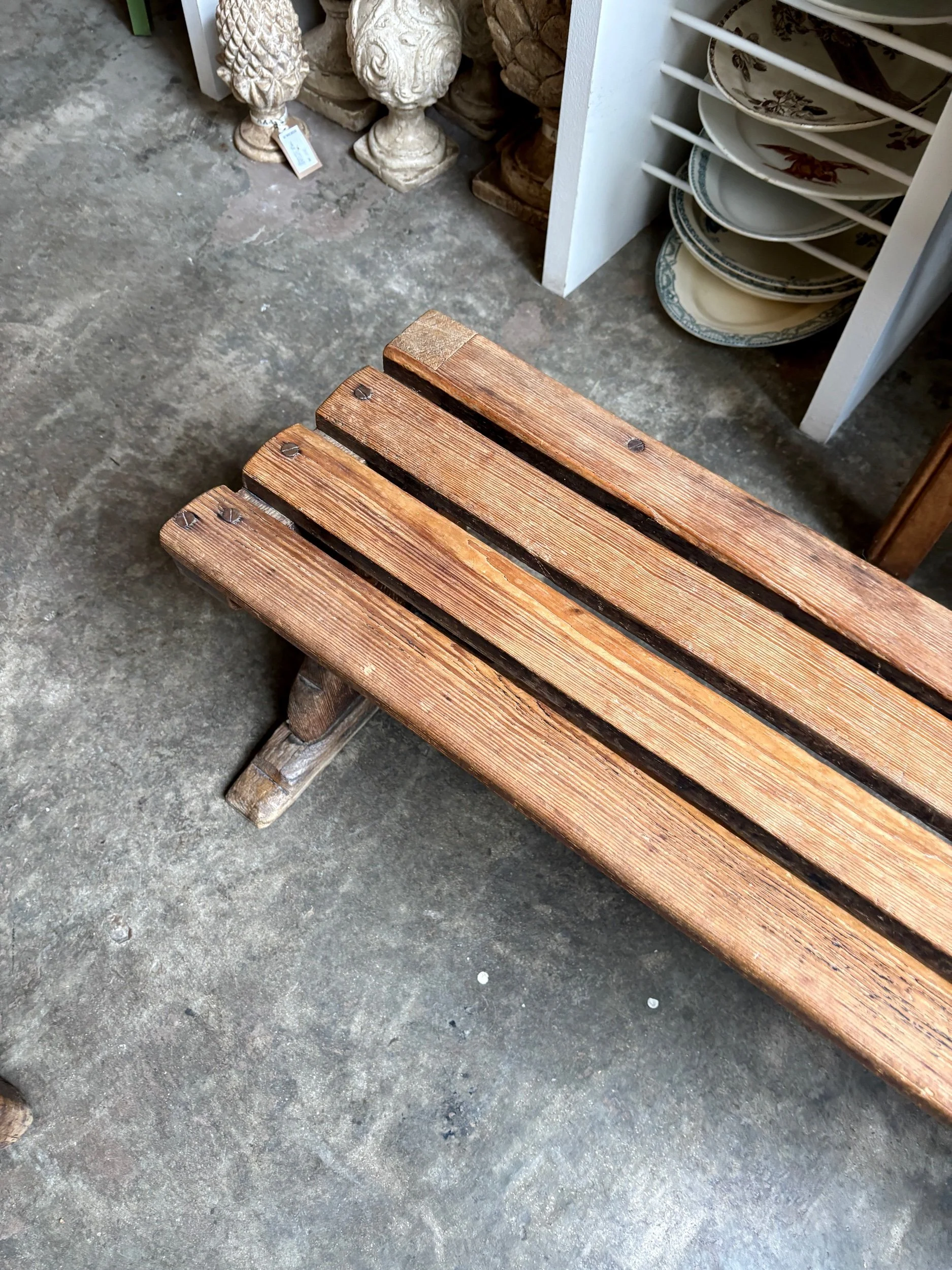 banc-bois-fonce-assise-vintage-axs-design-paris-france