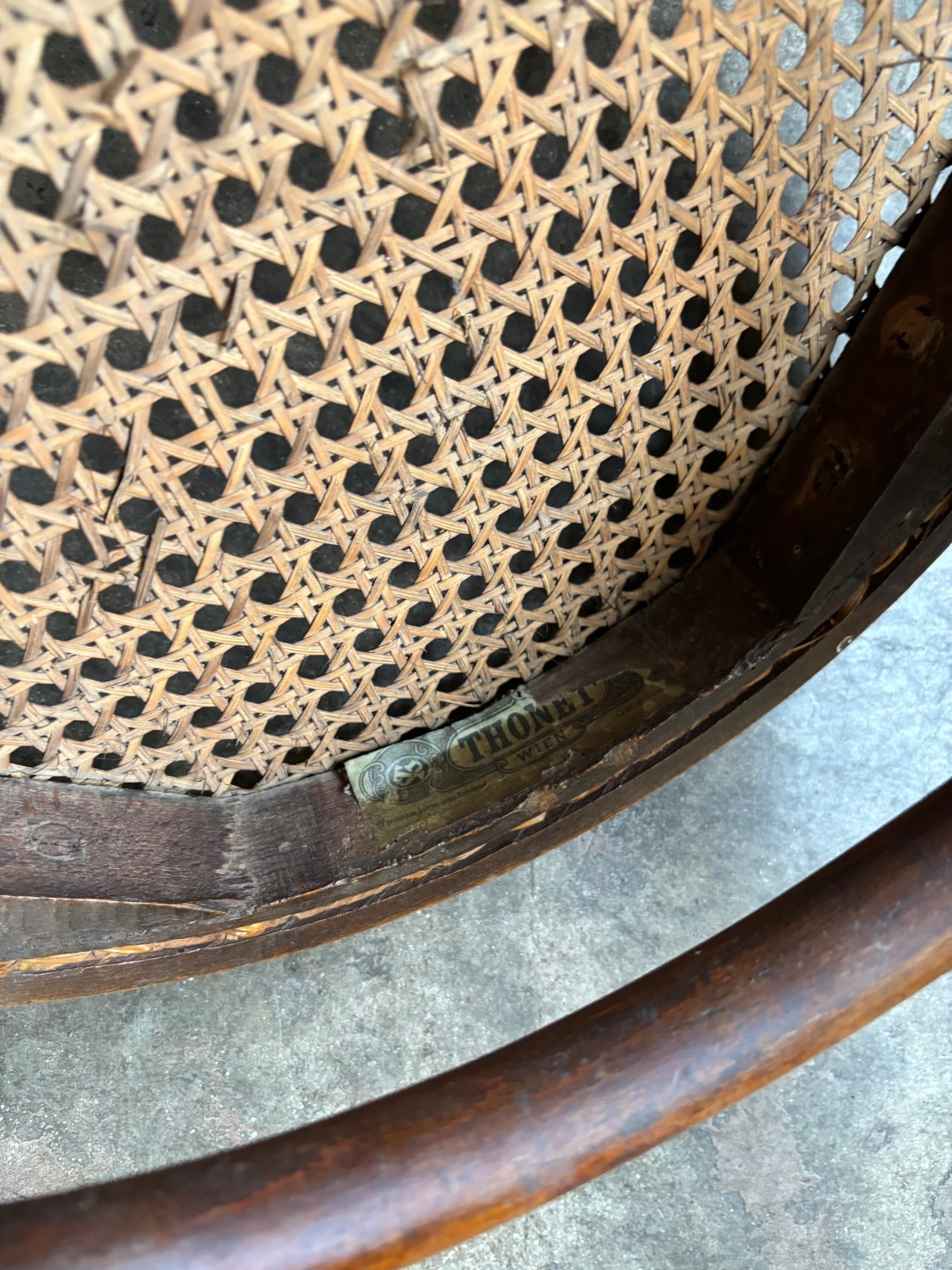chaises-thonet-bistrot-bois-assise-vintage-axs-design-paris-france