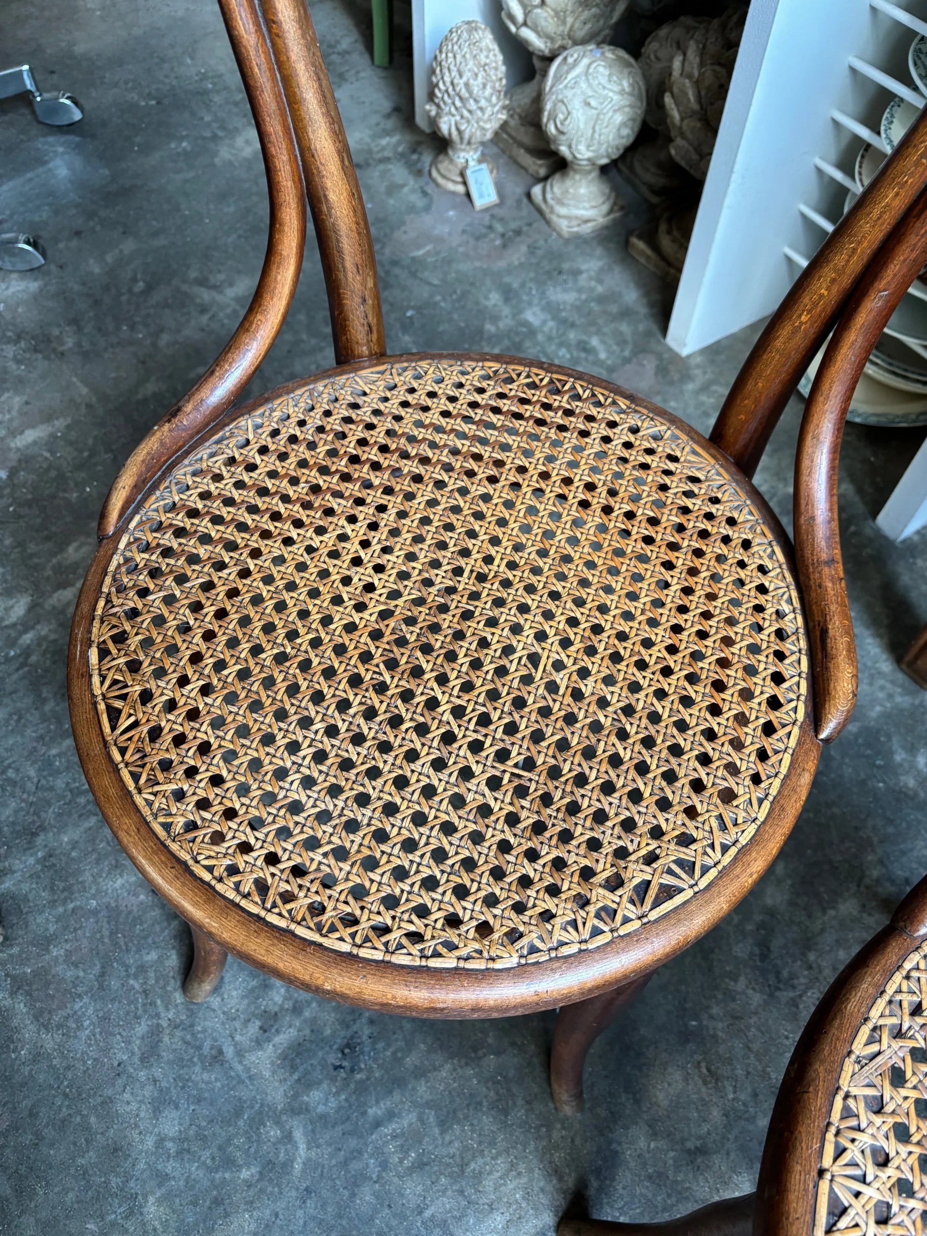 chaises-thonet-bistrot-bois-assise-vintage-axs-design-paris-france