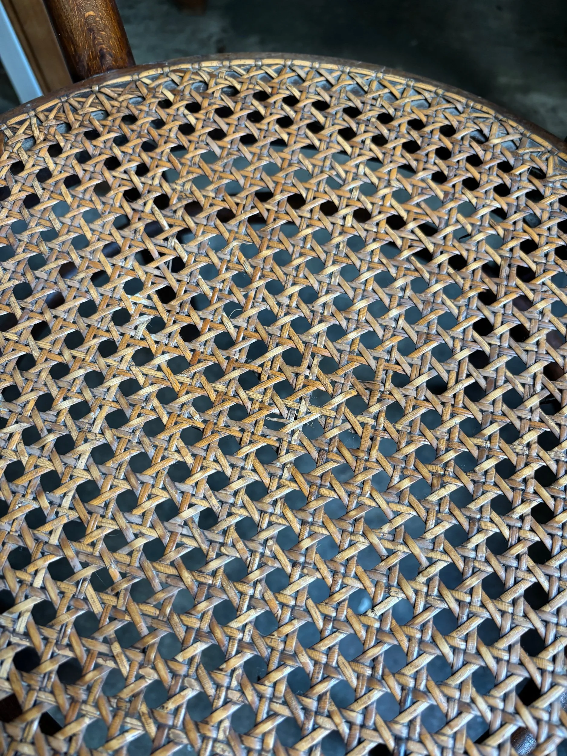 chaises-thonet-bistrot-bois-assise-vintage-axs-design-paris-france