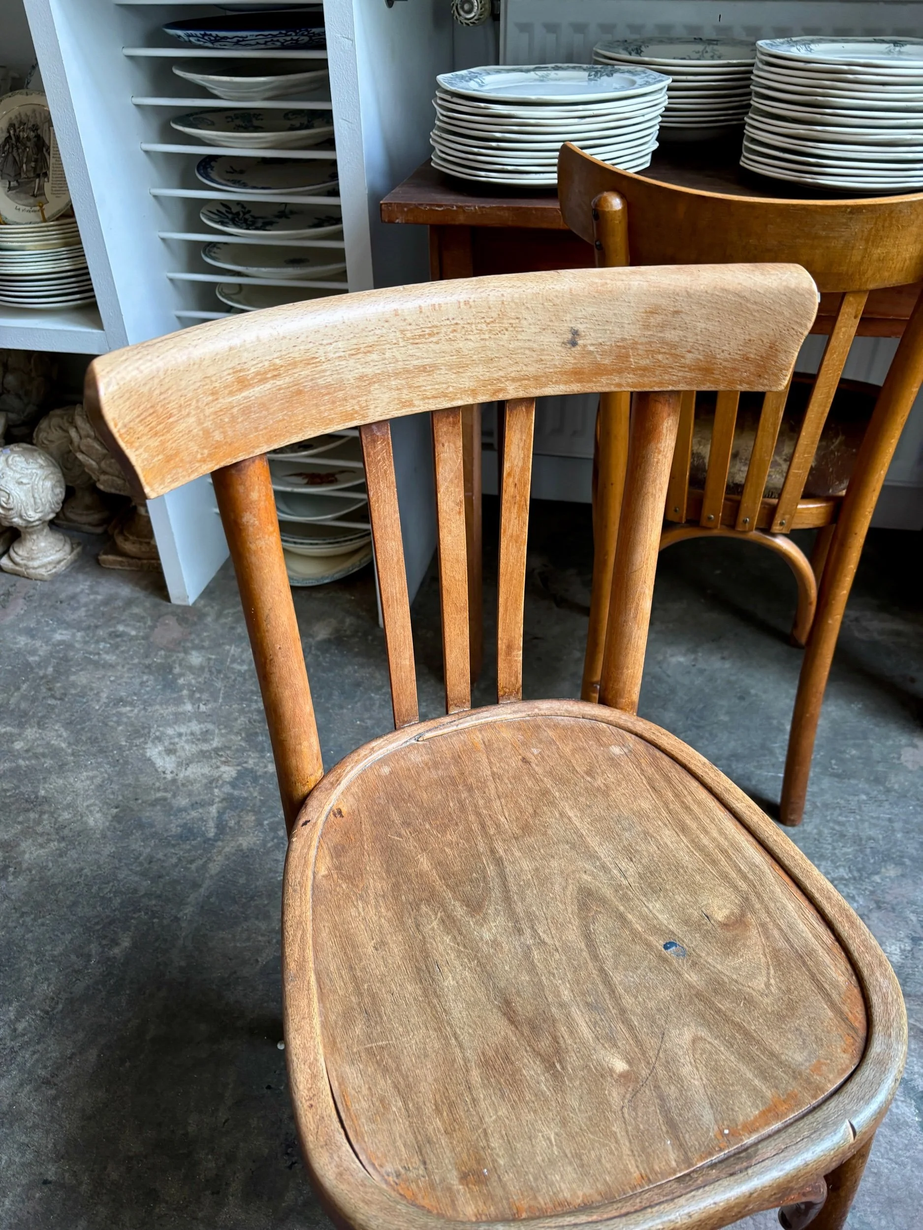 chaise-bistrot-mahieu-hetre-cintre-assise-vintage-axs-design-paris-france