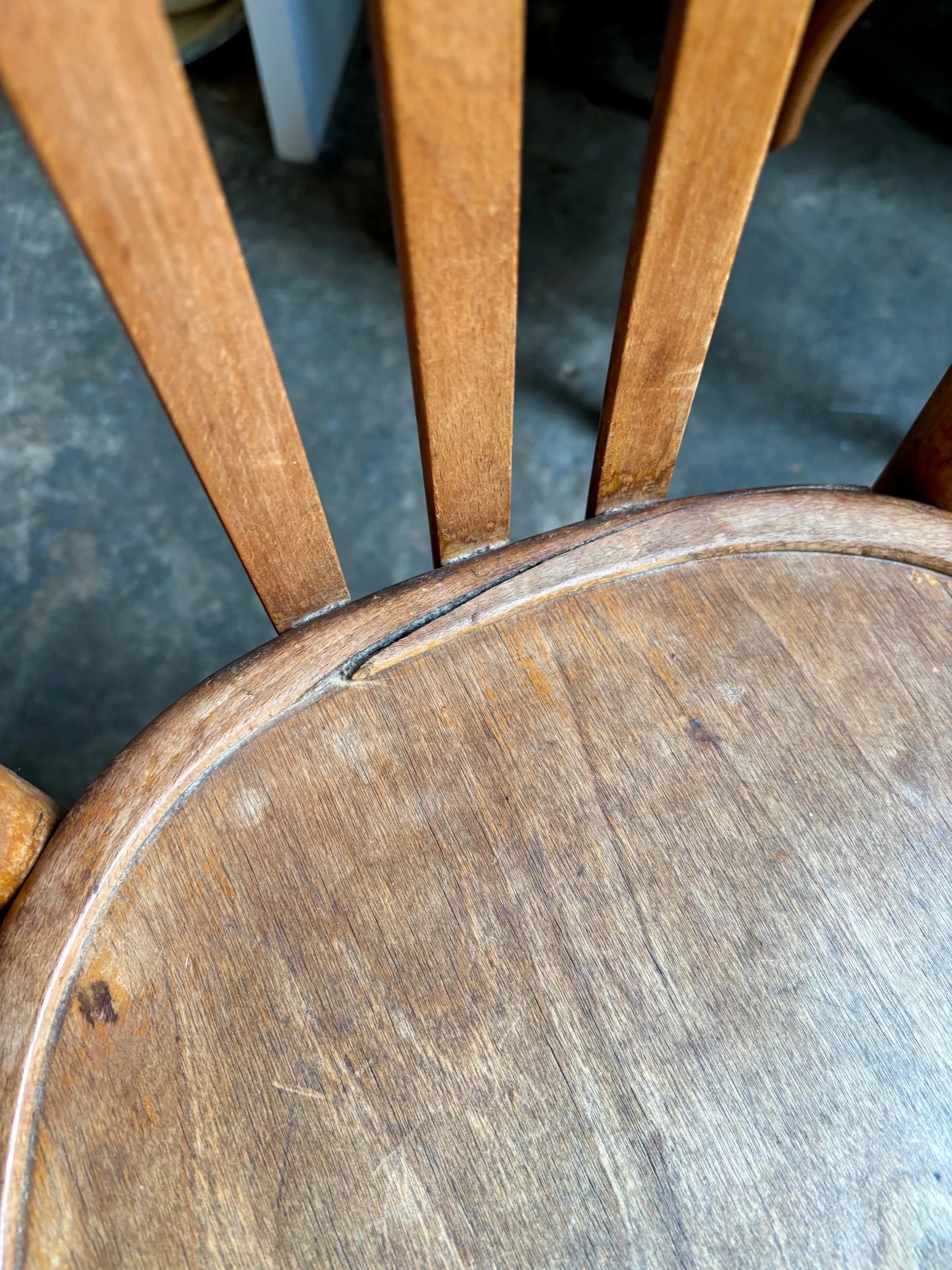 chaise-bistrot-mahieu-hetre-cintre-assise-vintage-axs-design-paris-france