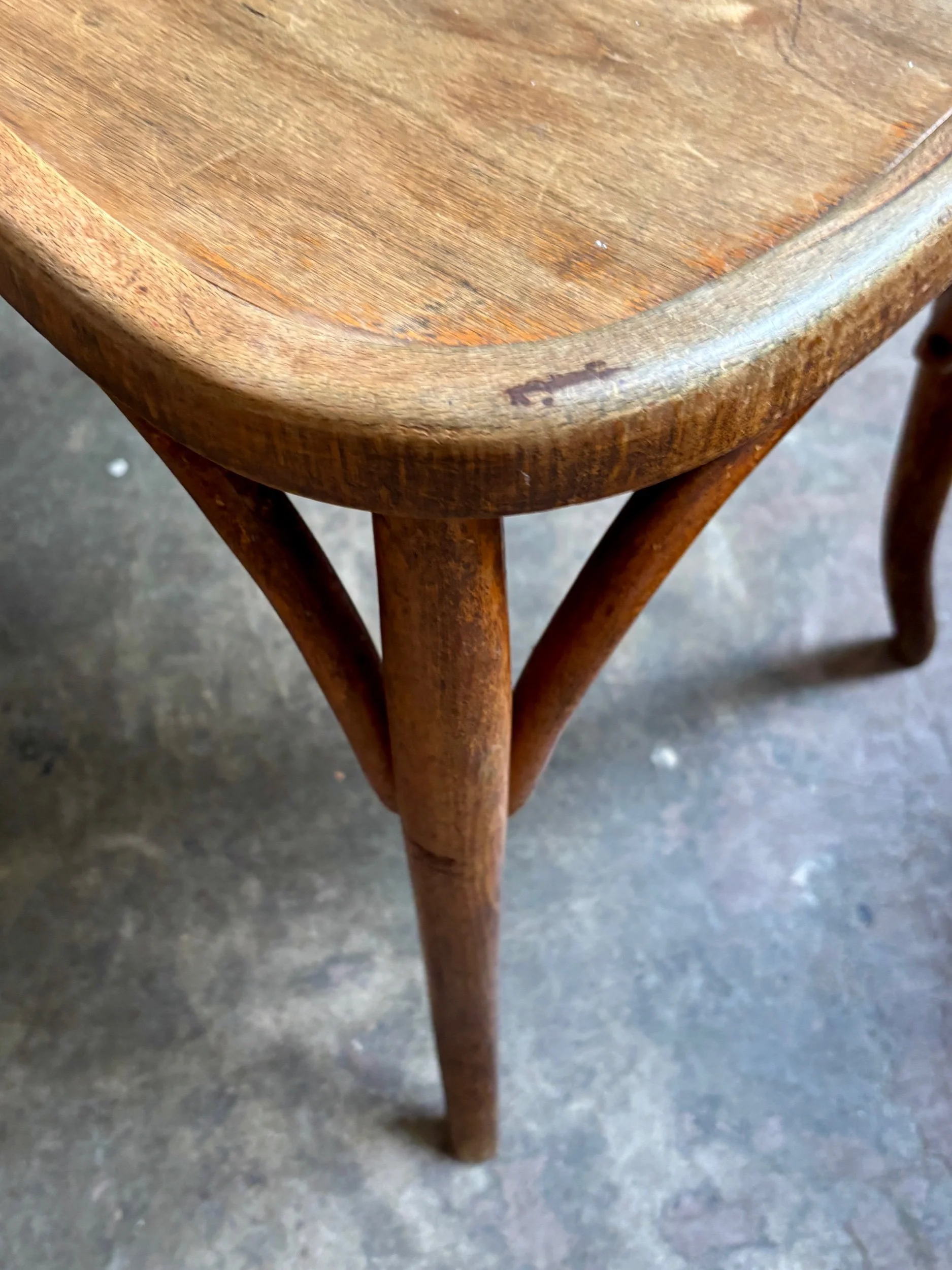 chaise-bistrot-mahieu-hetre-cintre-assise-vintage-axs-design-paris-france