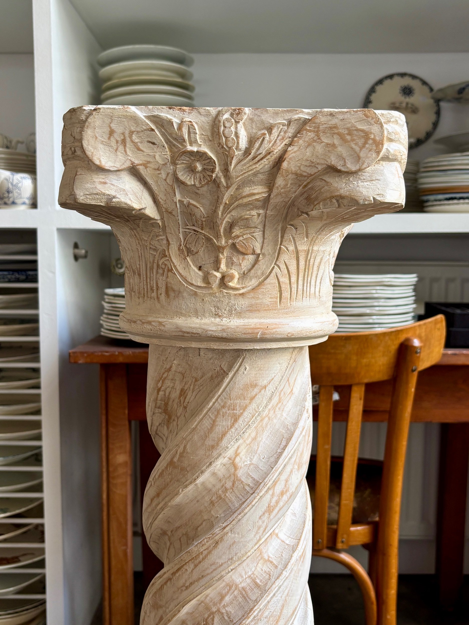 colonne-bois-sculpte-mobilier-vintage-axs-design-paris-france